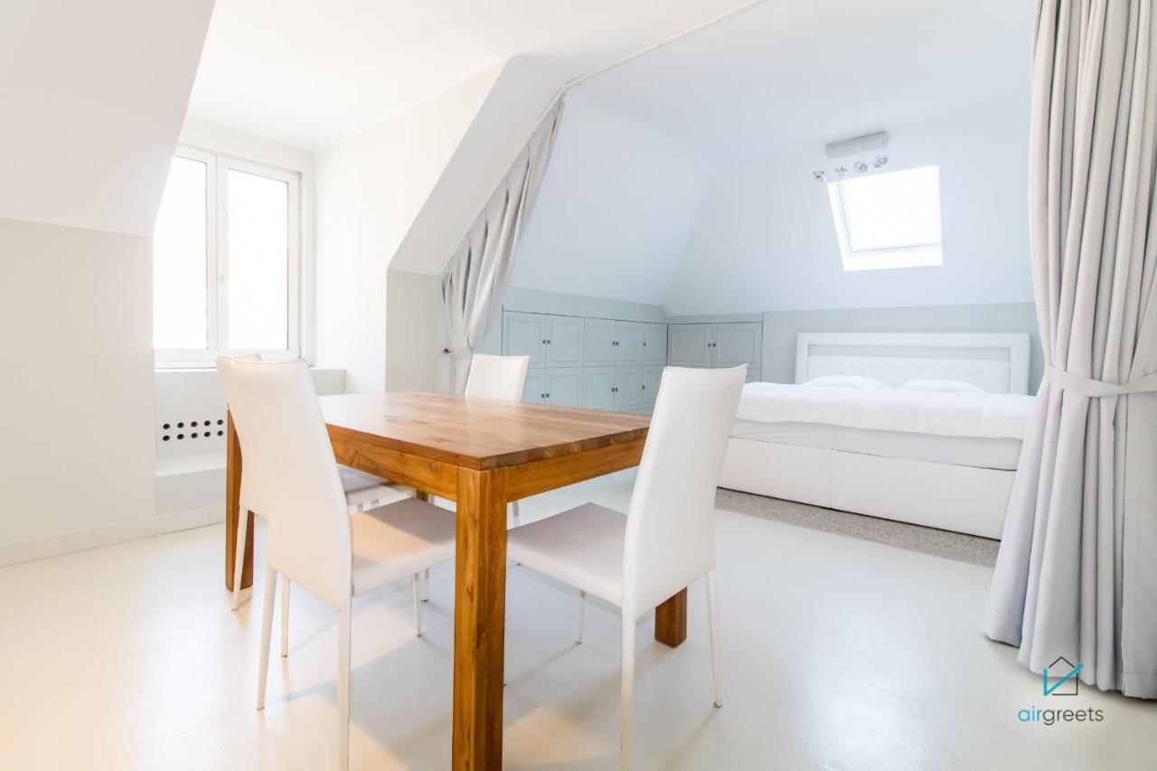 Apartment Modern, Minimalist Flat In *