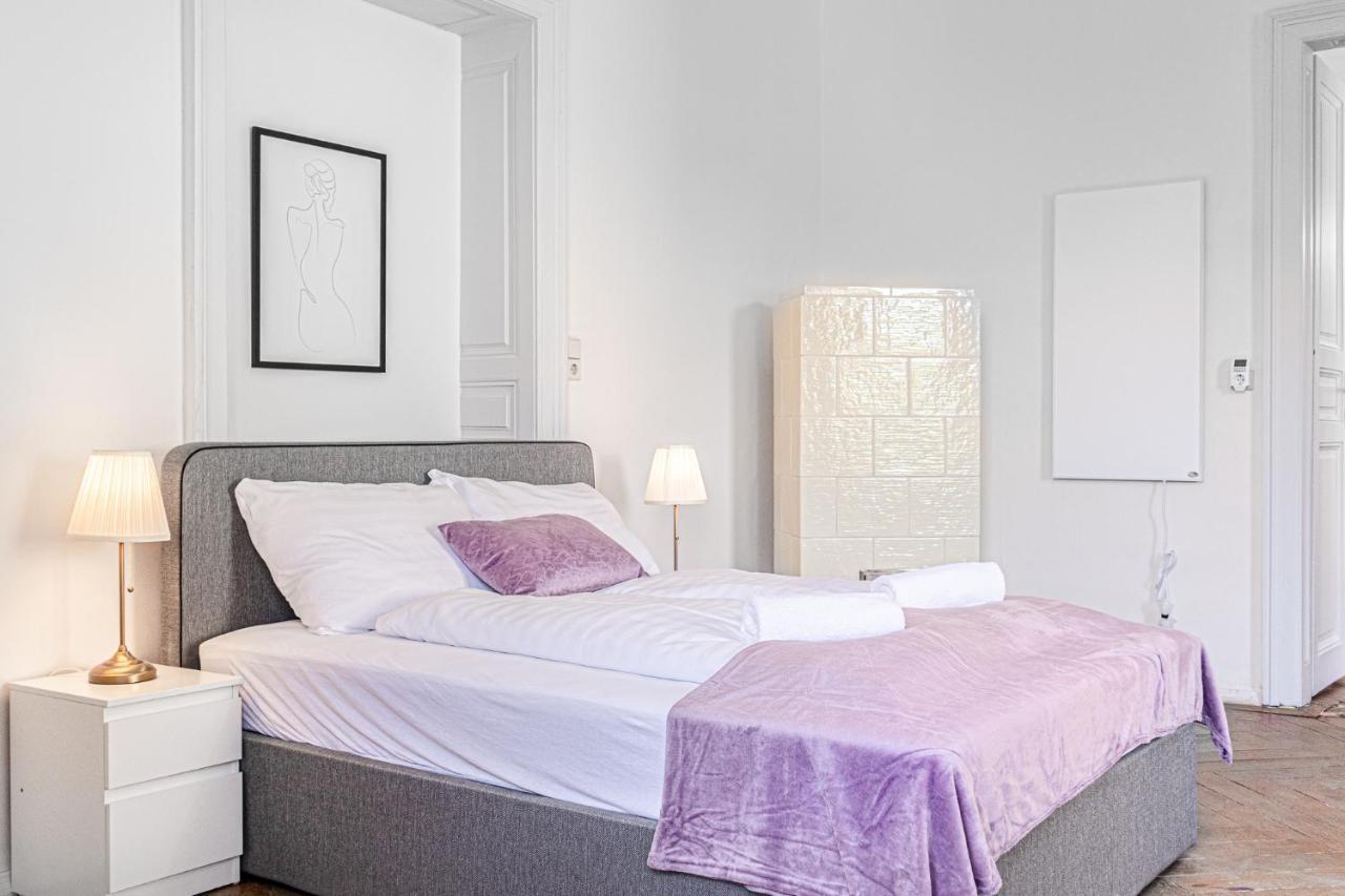 Apartment Cozy 2Br Apt. Near Akh Hospital-Ideal For Longstay *