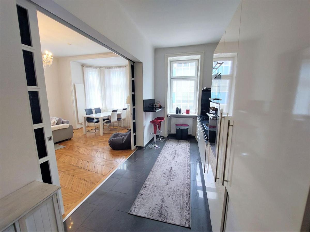 Apartment Romantic Living By Interhome