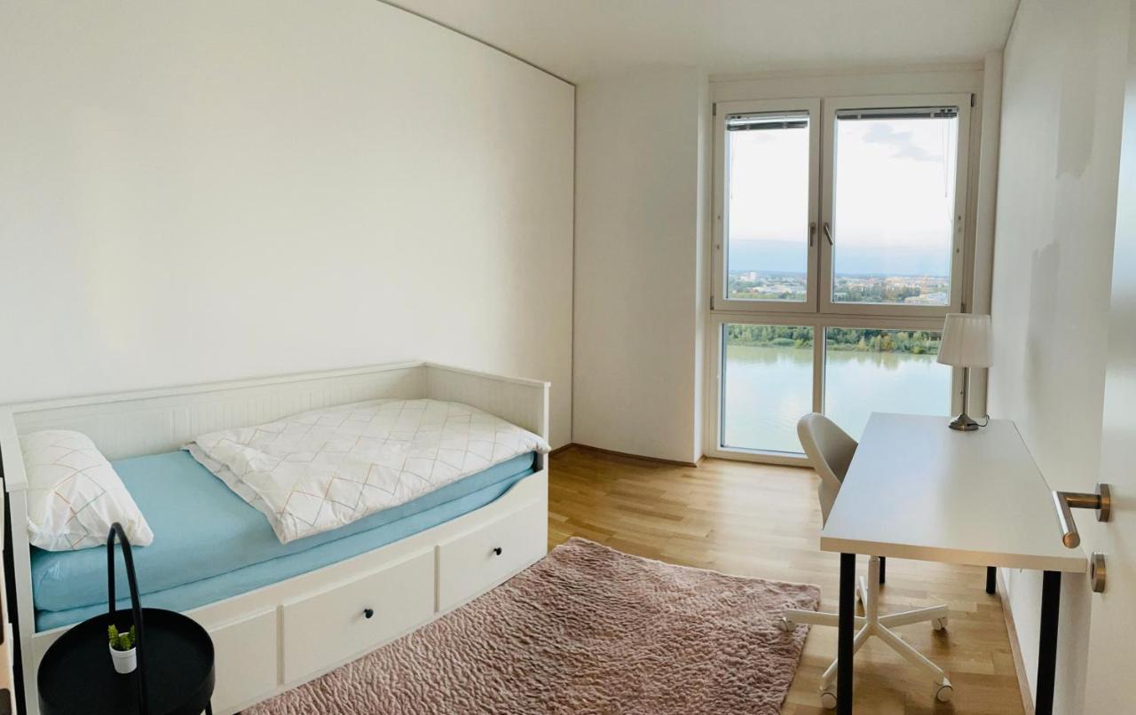 Luxury Waterfront Sky Apartment