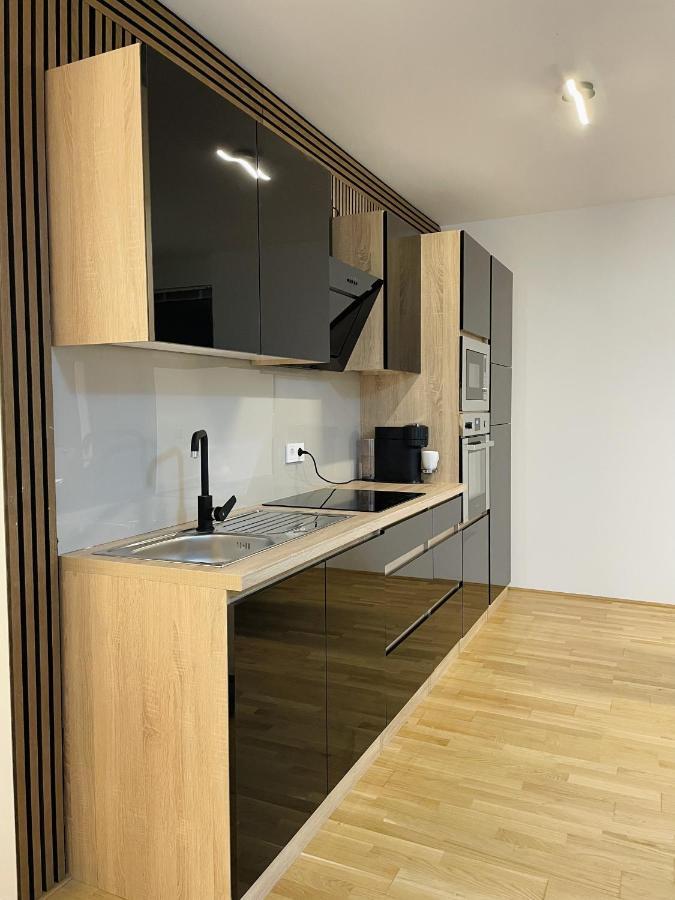 Apartment Luxury Waterfront Sky