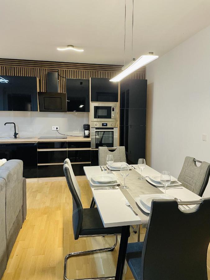 Luxury Waterfront Sky Apartment *
