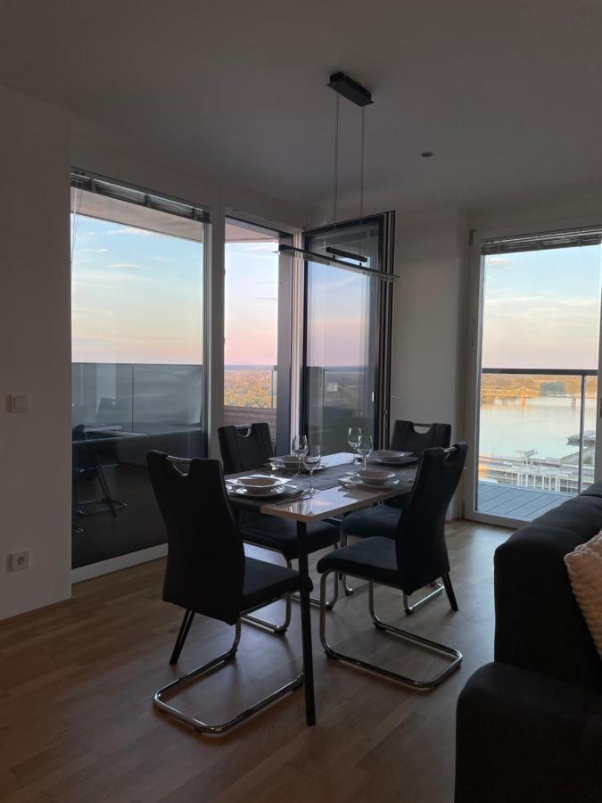 Apartment Luxury Waterfront Sky Vienna