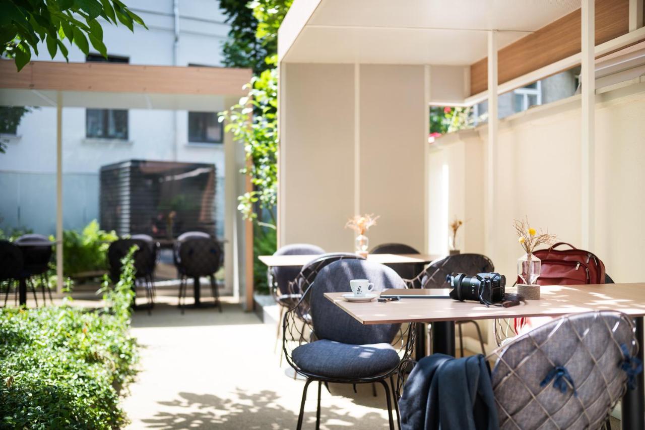 Mooons Hotel 4*
