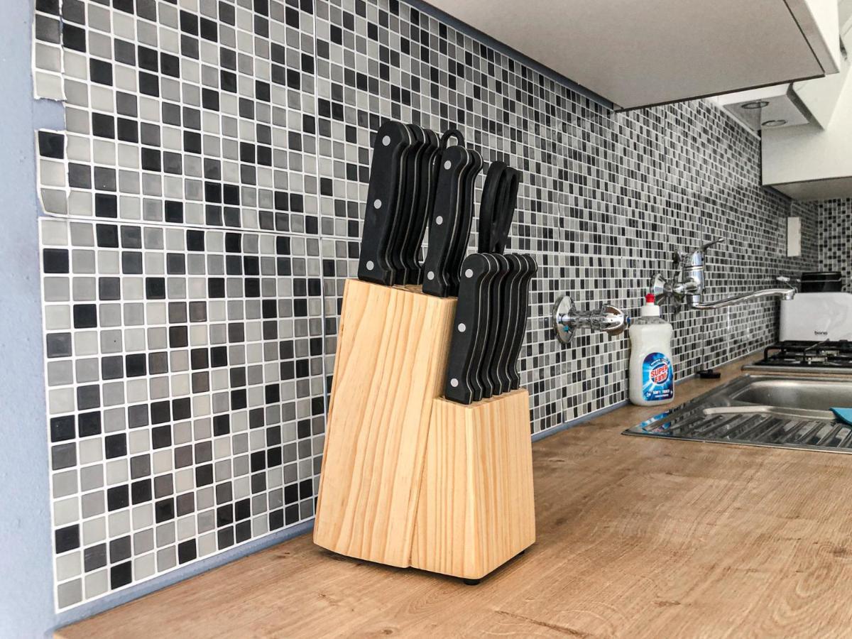 Commodious 2br Apt. Near Akh-perfect For Groups