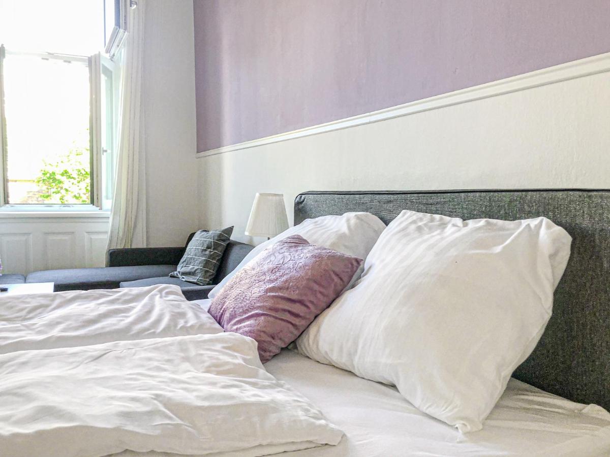 Commodious 2br Apt. Near Akh-perfect For Groups * Vienna