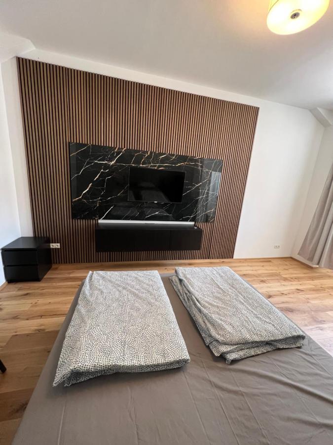 1 * Wien