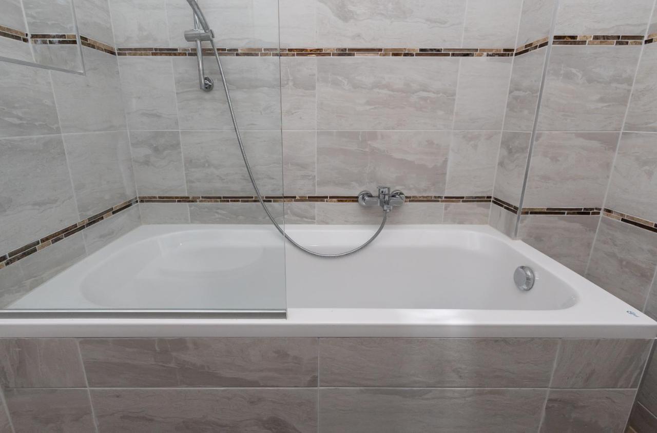 Apartamento Comfortable Romantic 1 Bedroom Near Augarten