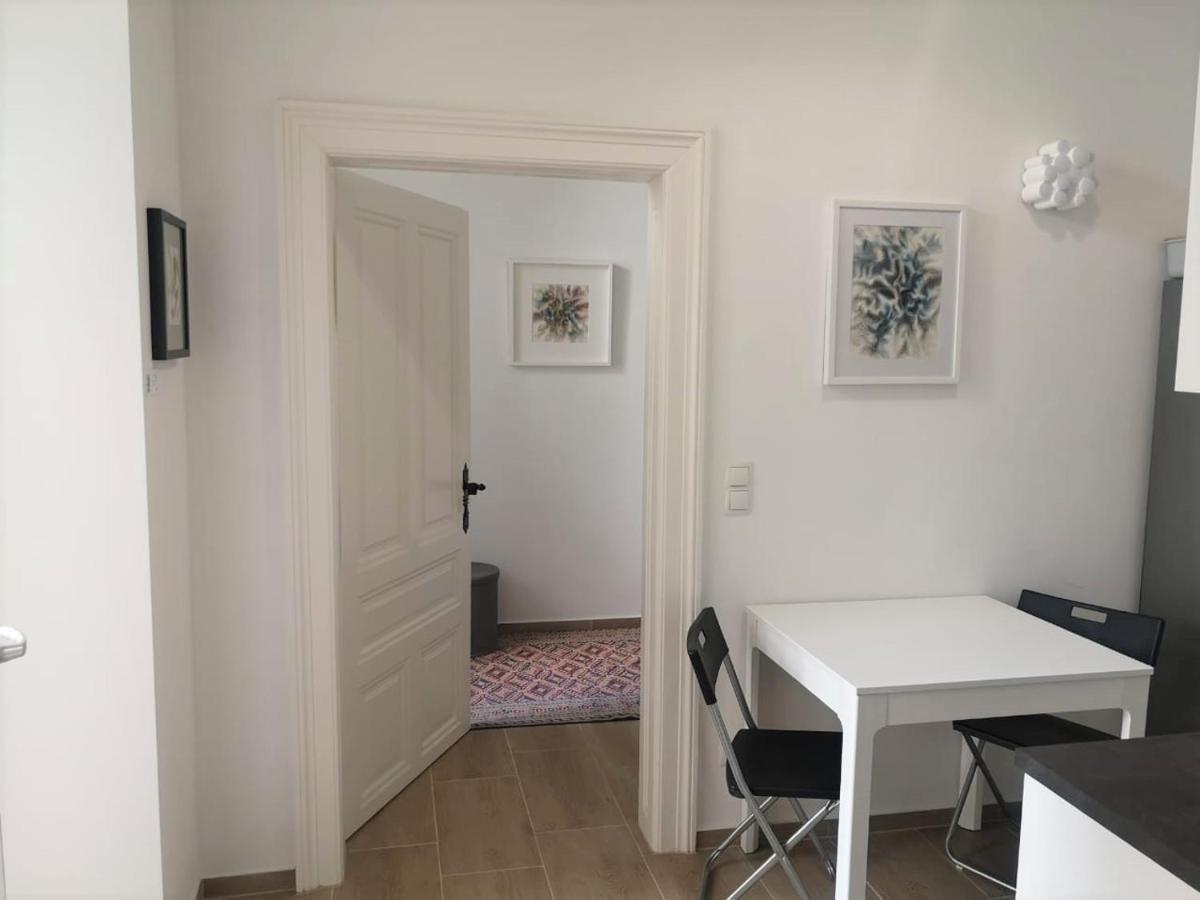 Ruhige Art-garconniere Mit Balkon Apartment *