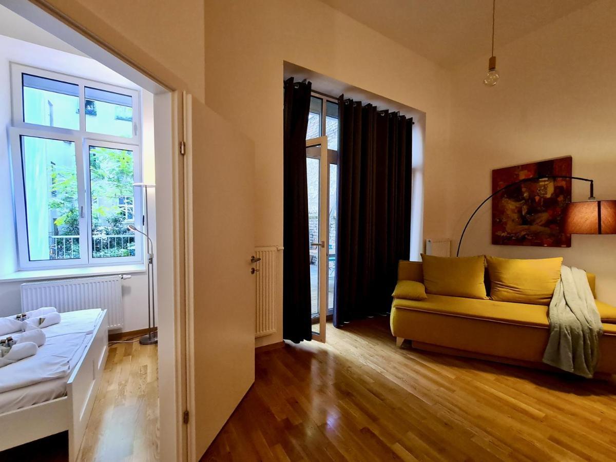 Lovely Private Terrace Apartment
