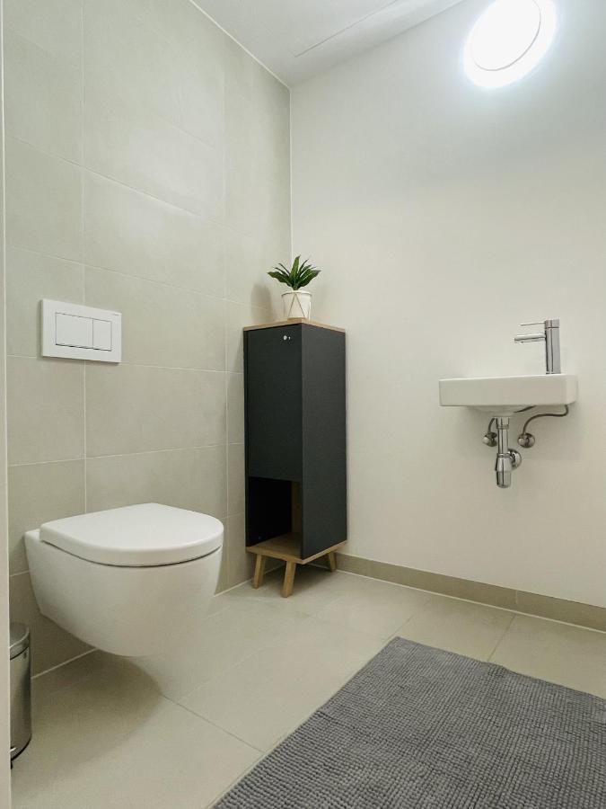 Danube Skyline Executive Apartment Vienna