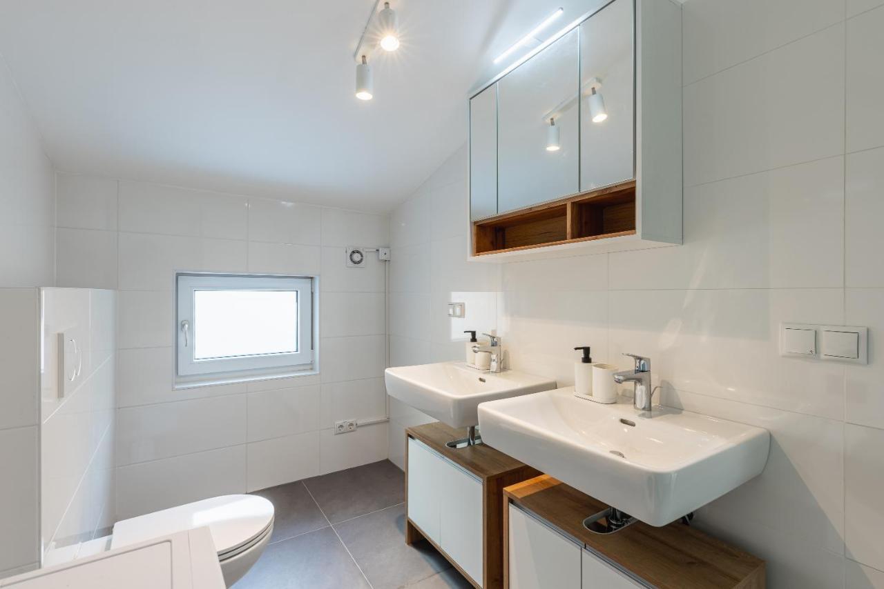 Open Space With Free Parking - Leopoldstadt Apartment *