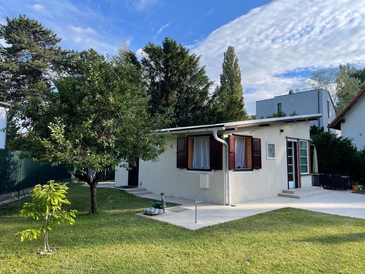 Holiday home Garden Bungalow Danube