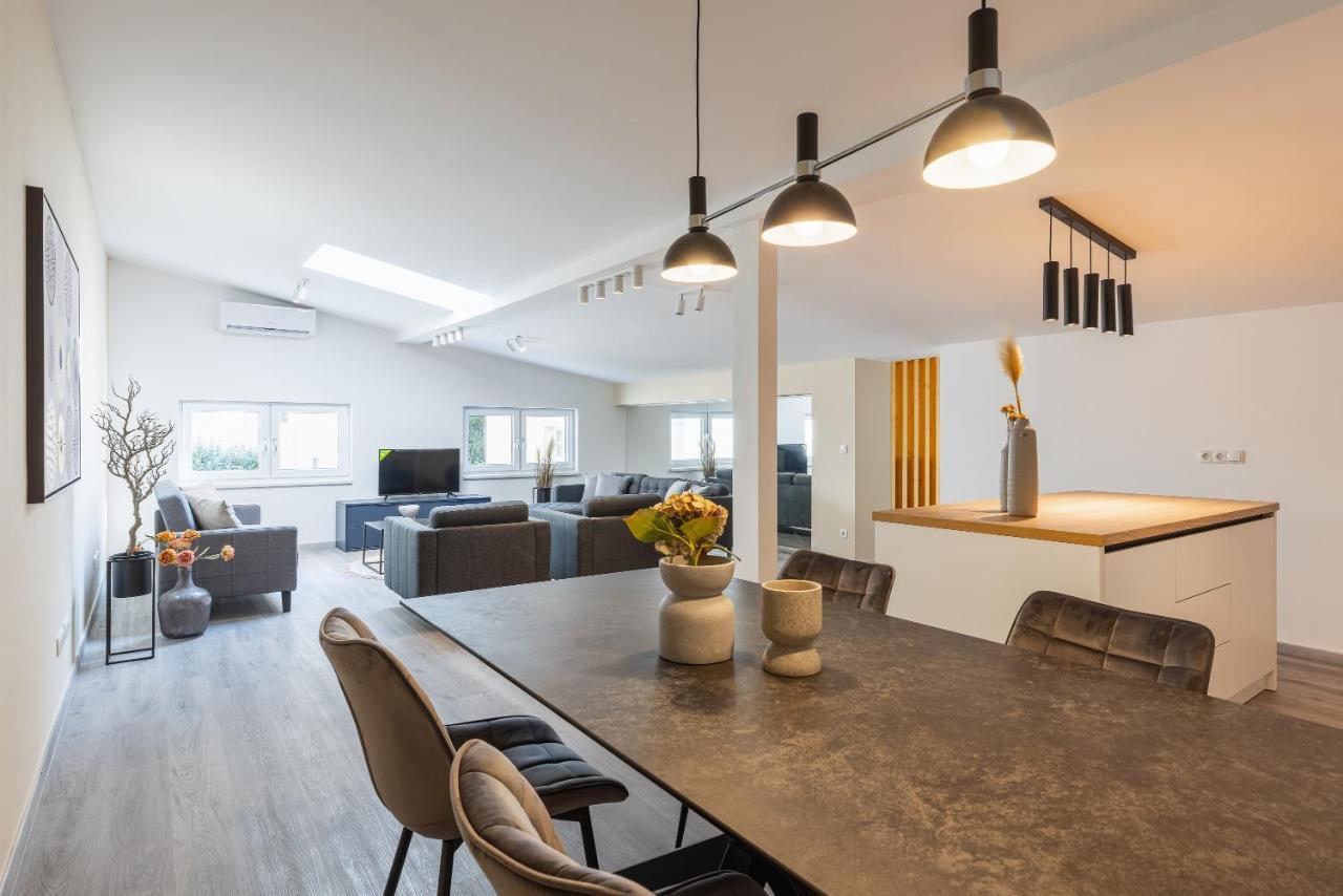 Open Space With Free Parking - Leopoldstadt Apartment