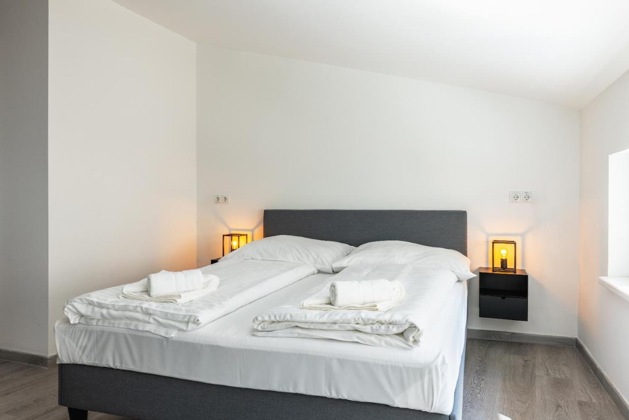 Open Space With Free Parking - Leopoldstadt Apartment *