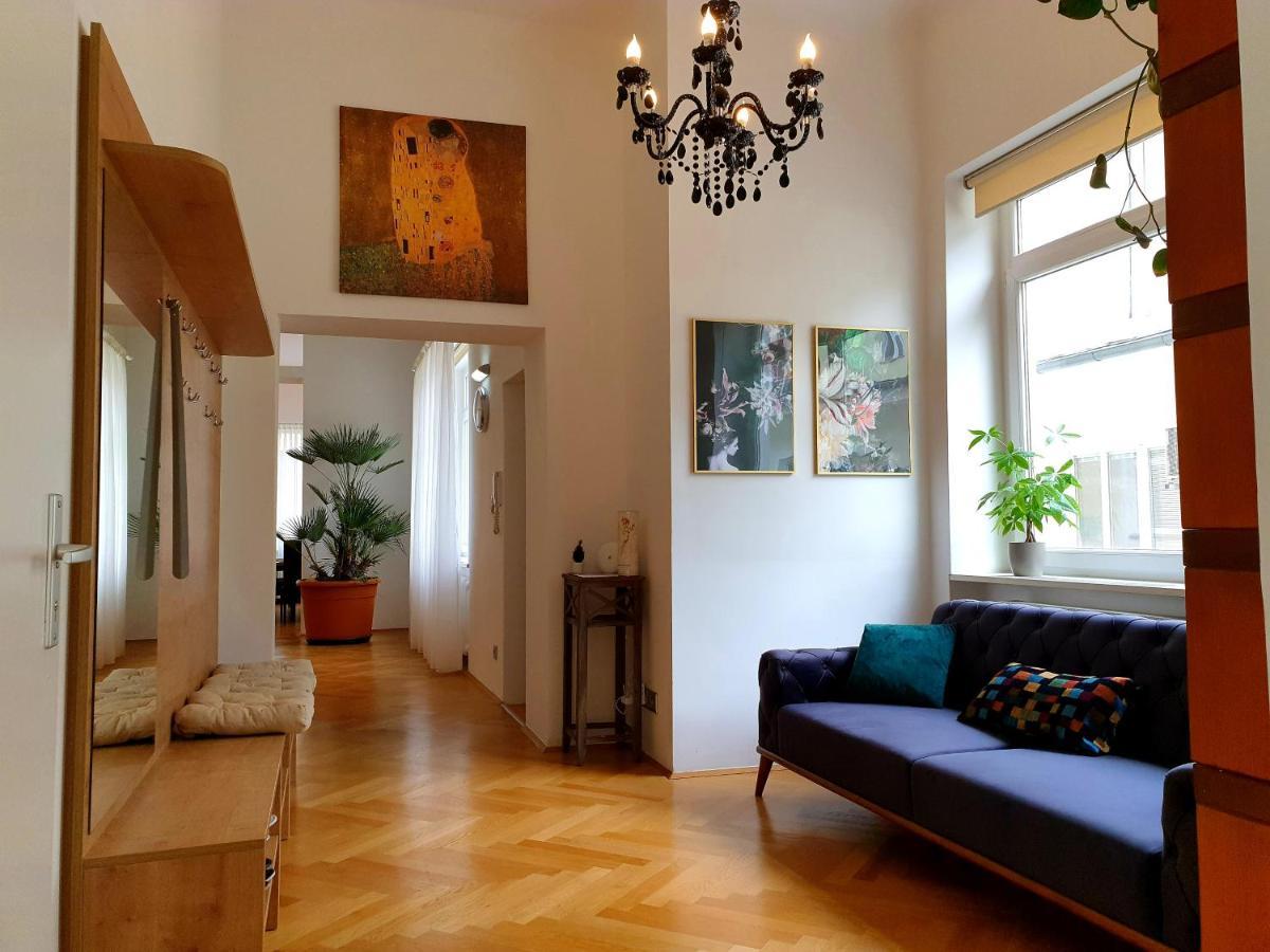 Sunny And Spacious Near Centre Appartamento Vienna
