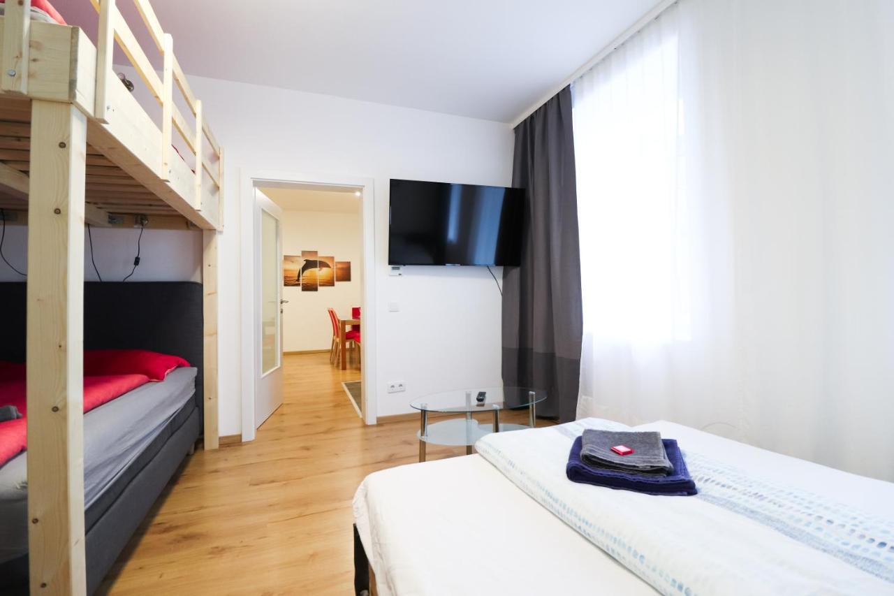 Cozynite Premium Schoenbrunn 1