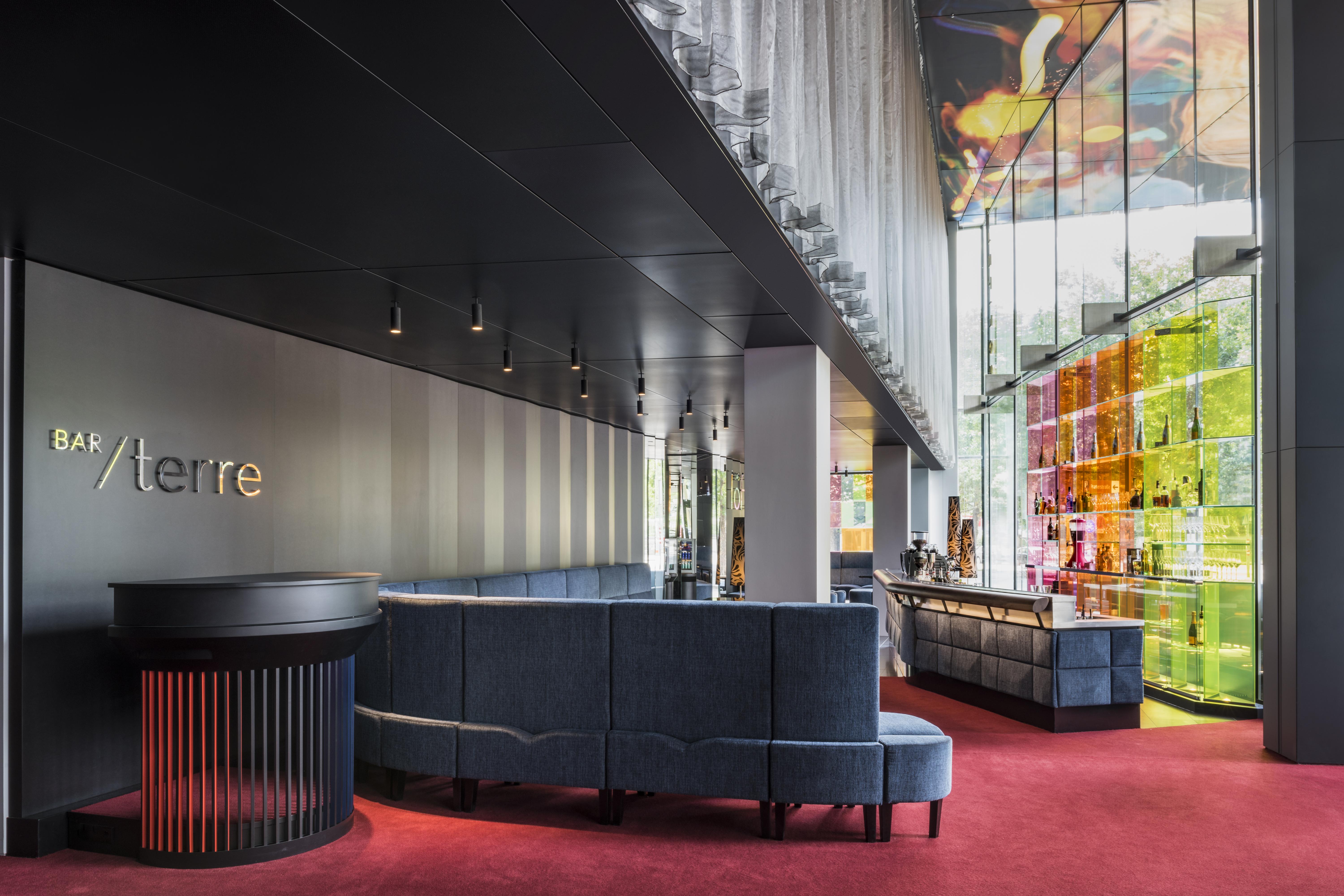 Hotel So/