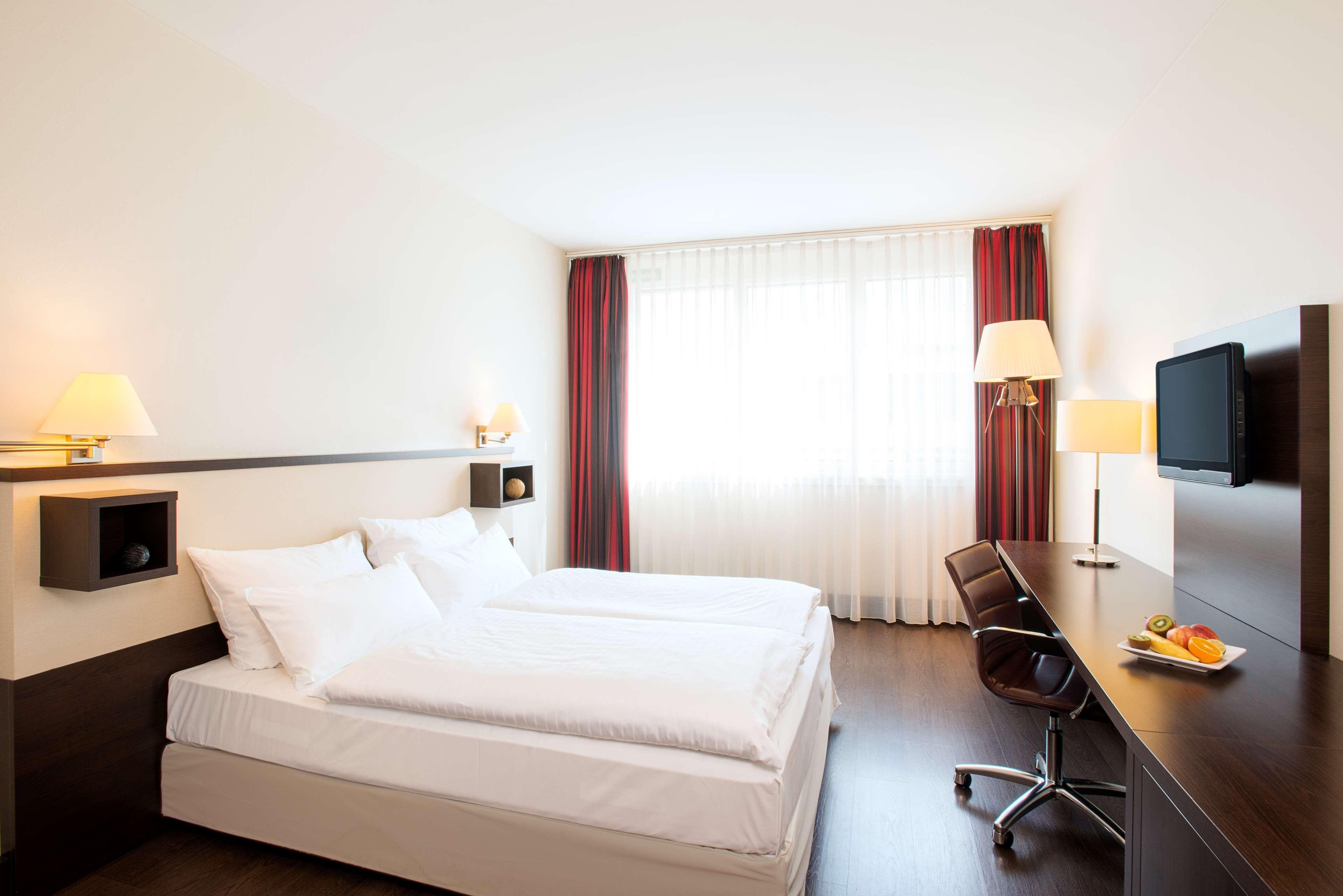 Hotel Nh 4*
