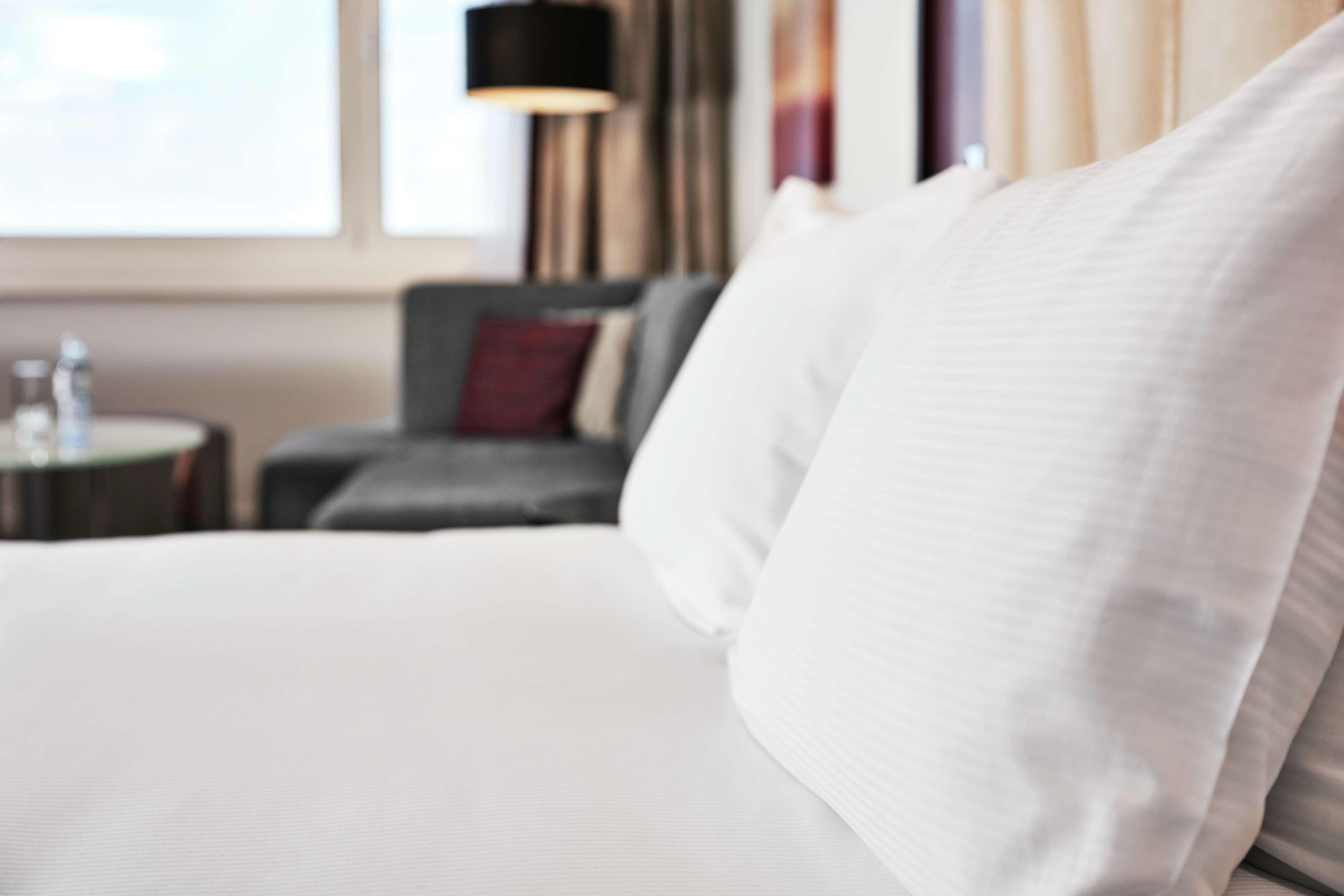 Hilton Waterfront 4*