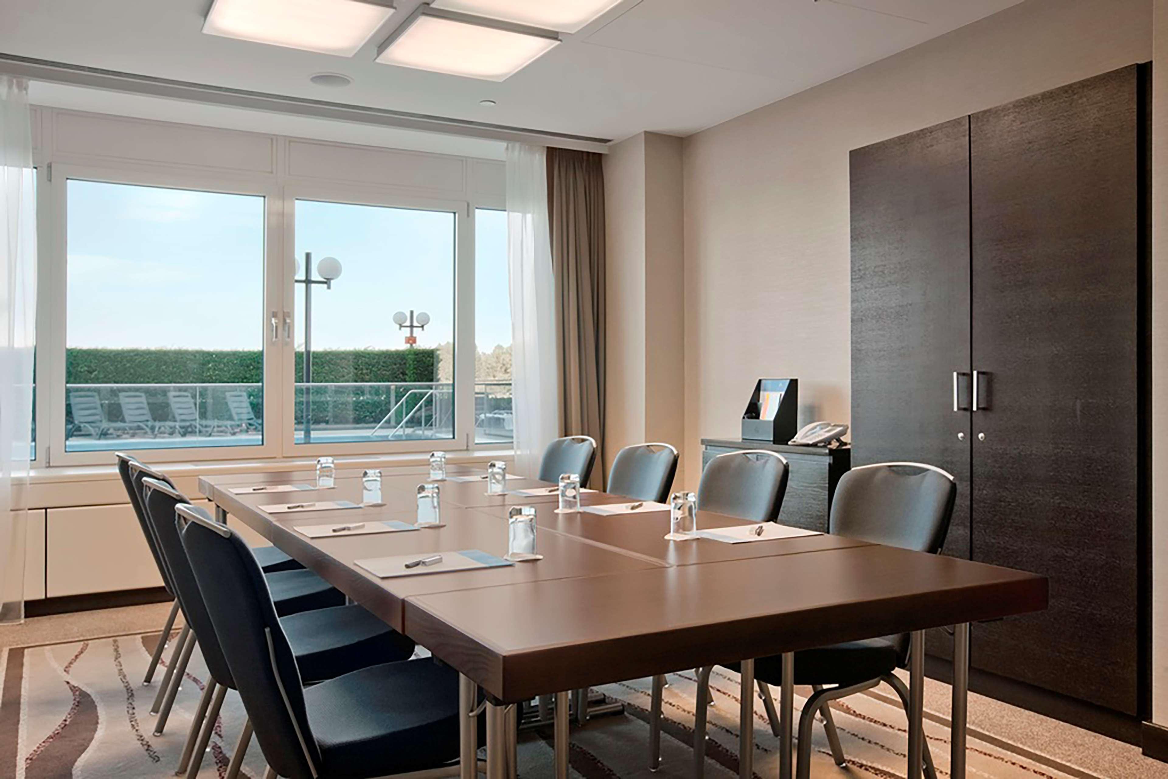 Hotel Hilton Waterfront 4*