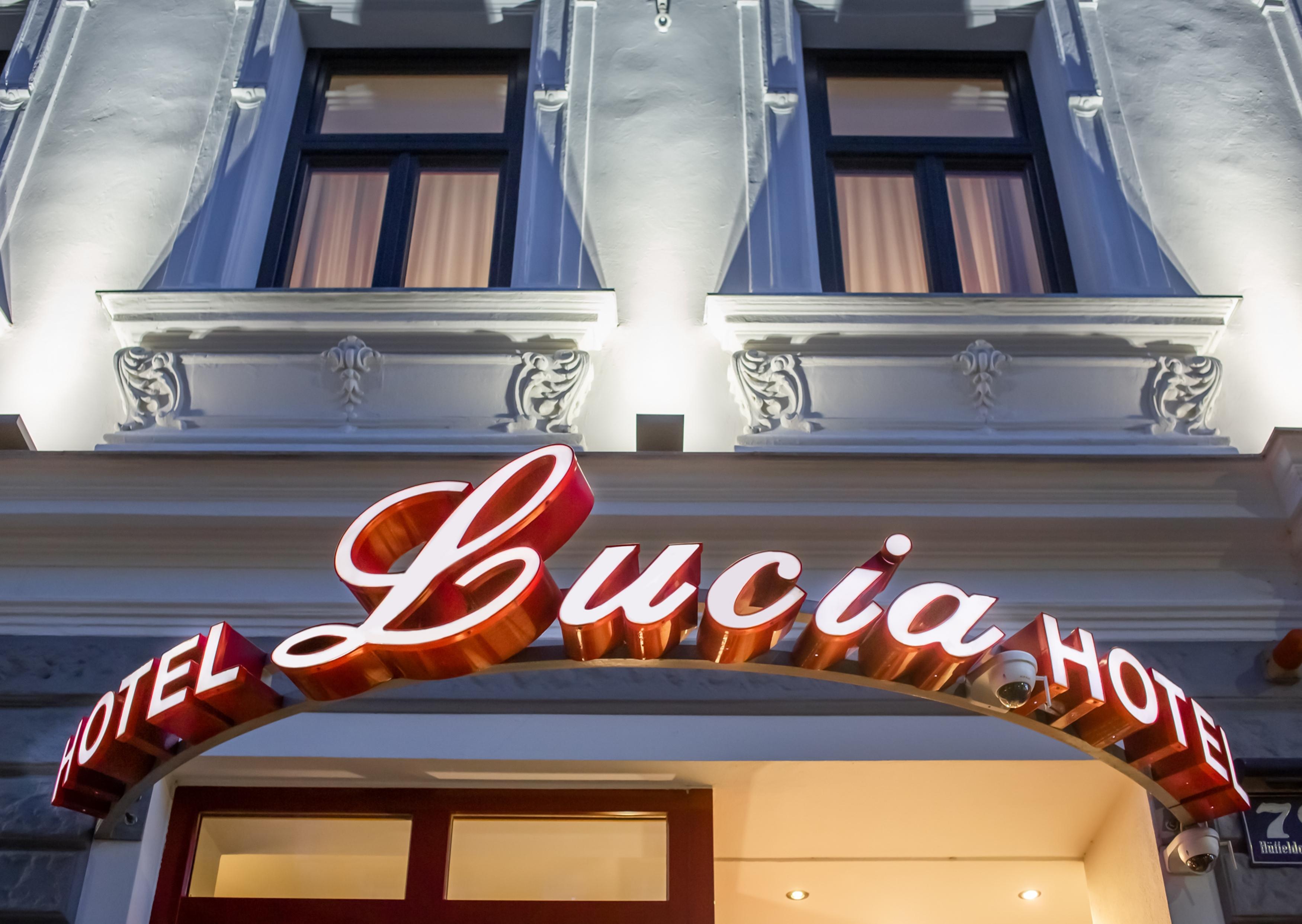 Lucia Hotel 3*