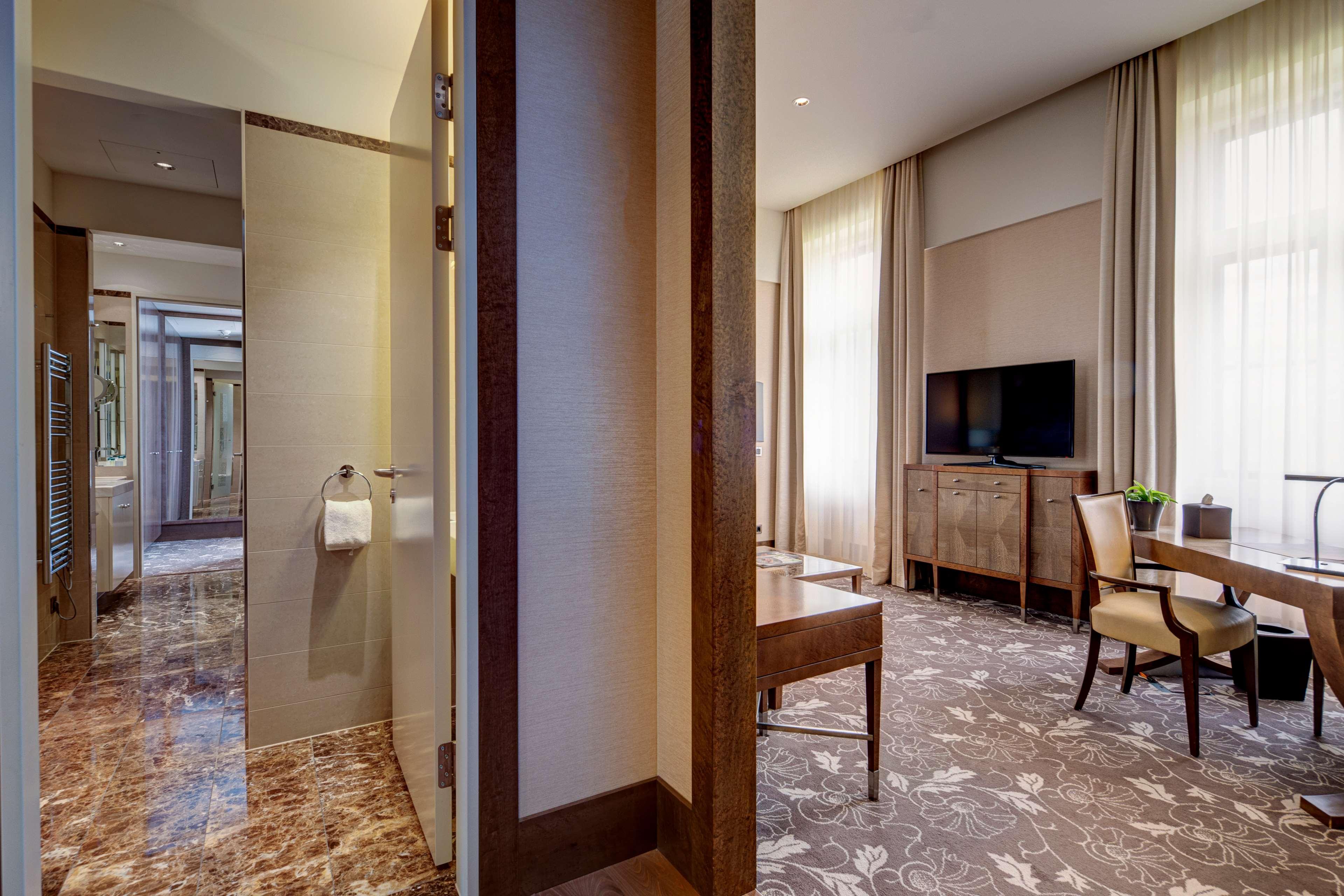 Hotel Anantara Palais Hansen - Newly Renovated