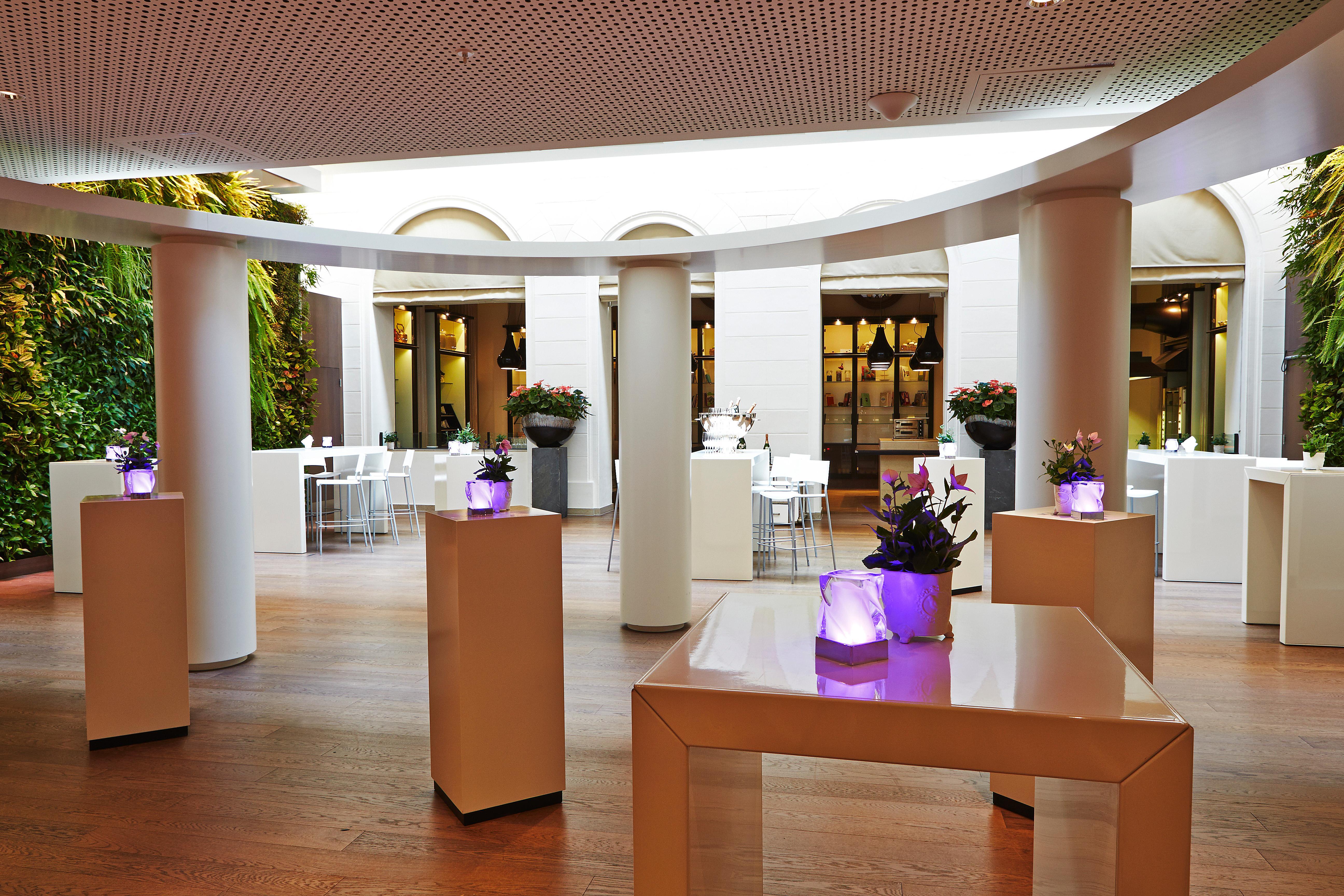 Anantara Palais Hansen - Newly Renovated Hotel
