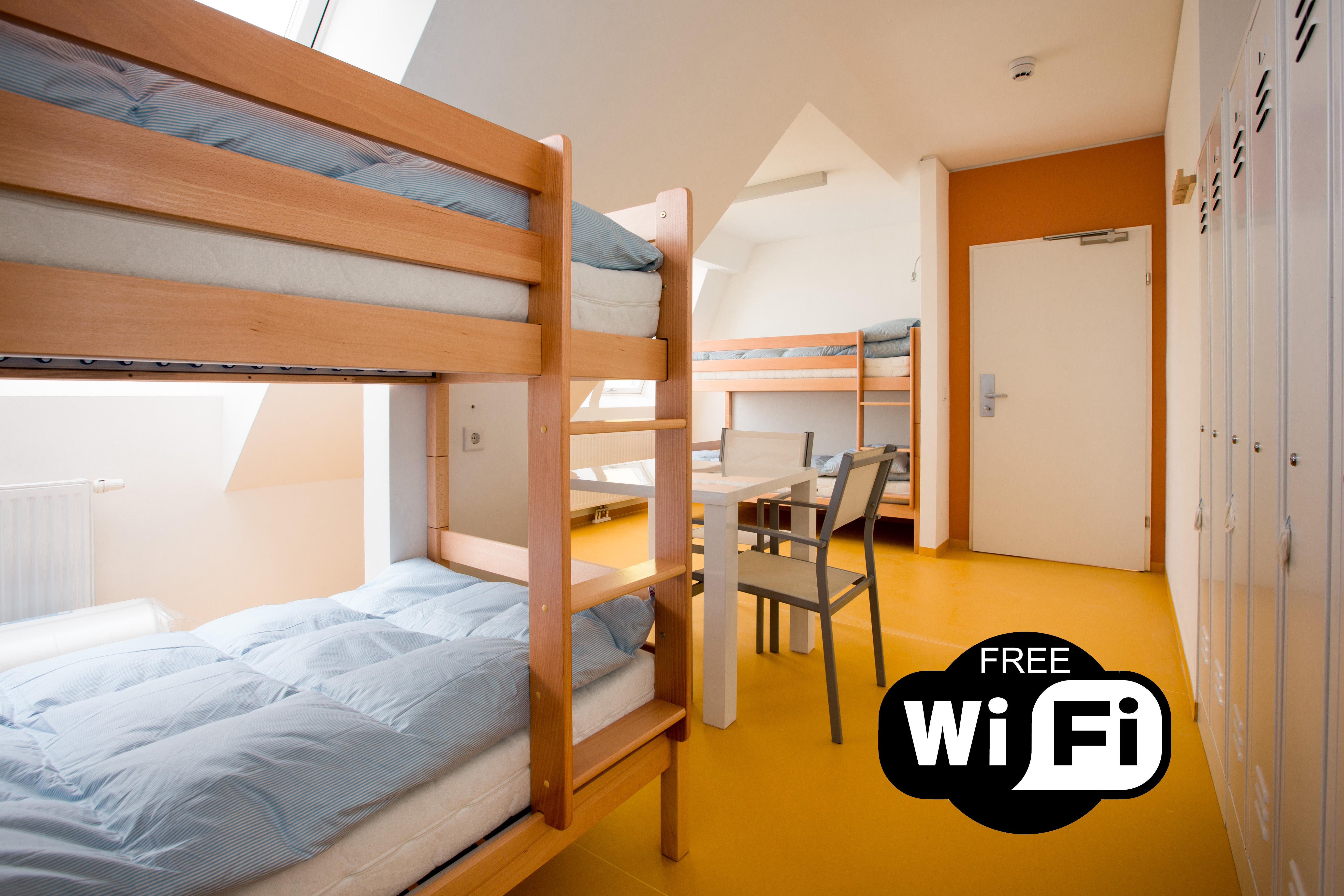 A&t & Albergue