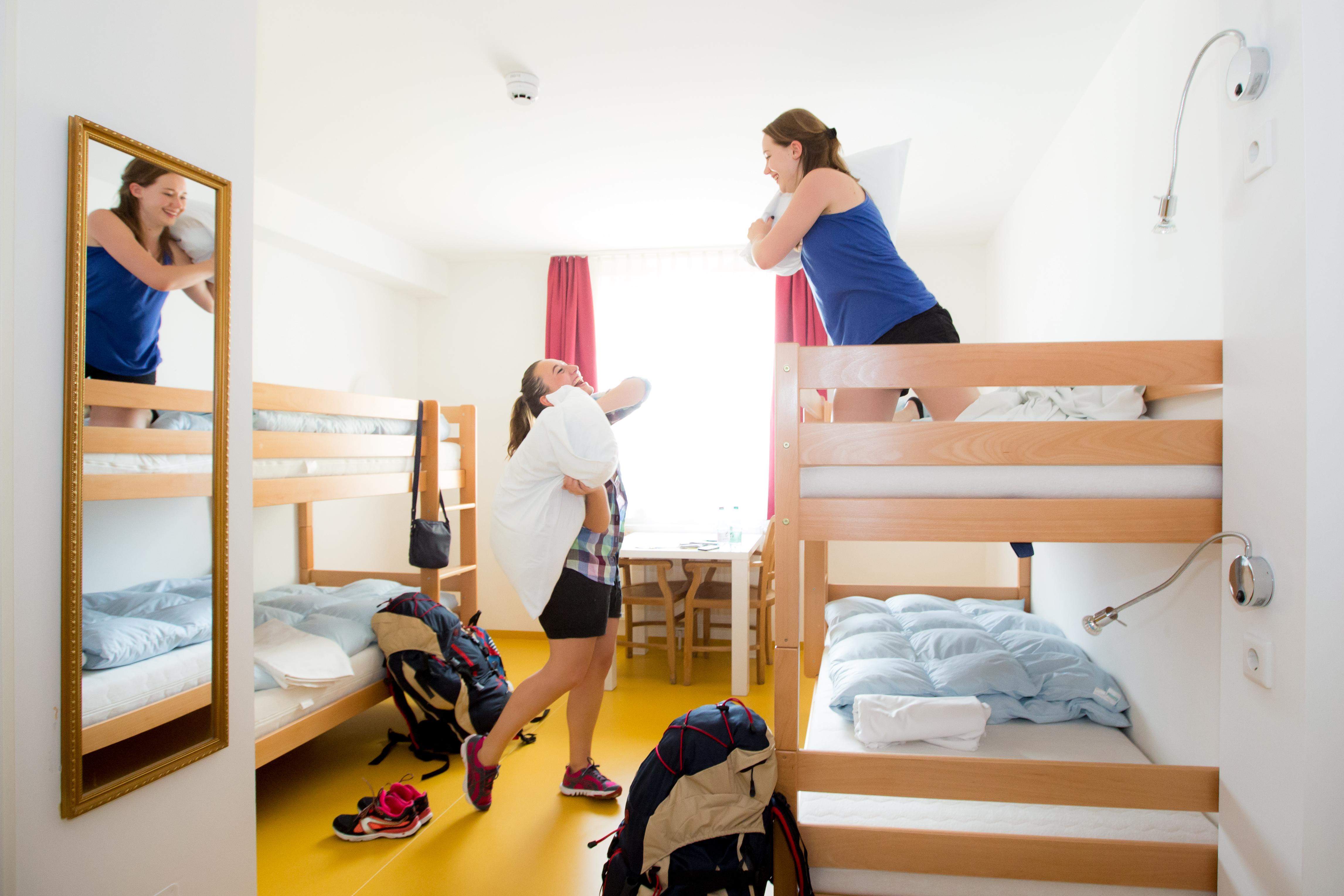 A&t & Albergue *