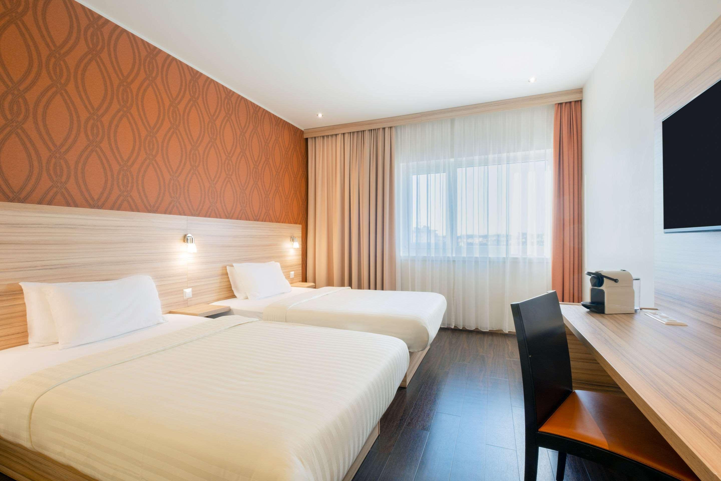 Hotel Leonardo Hauptbahnhof 4*