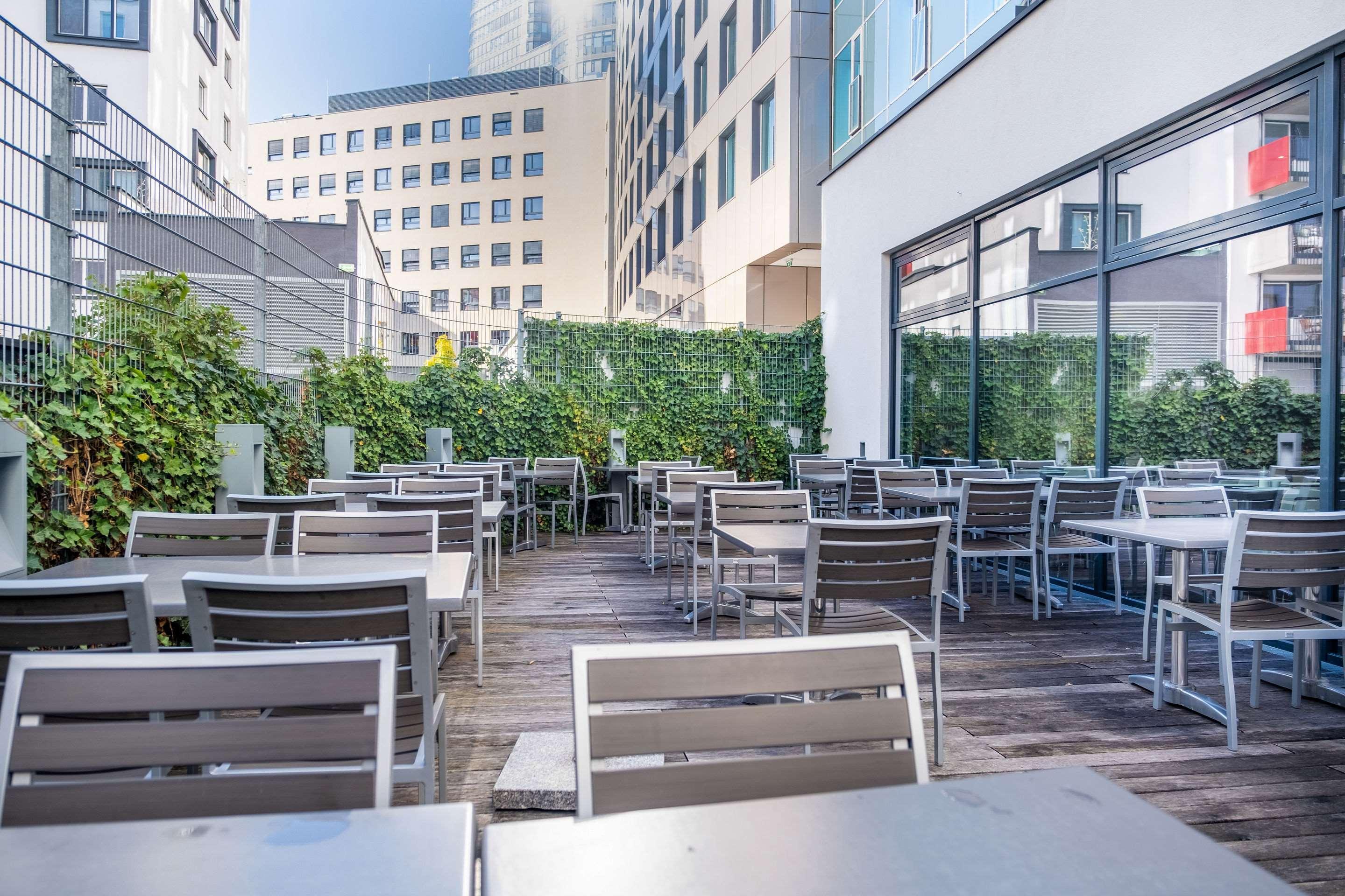 Leonardo Hauptbahnhof Hotel Vienna