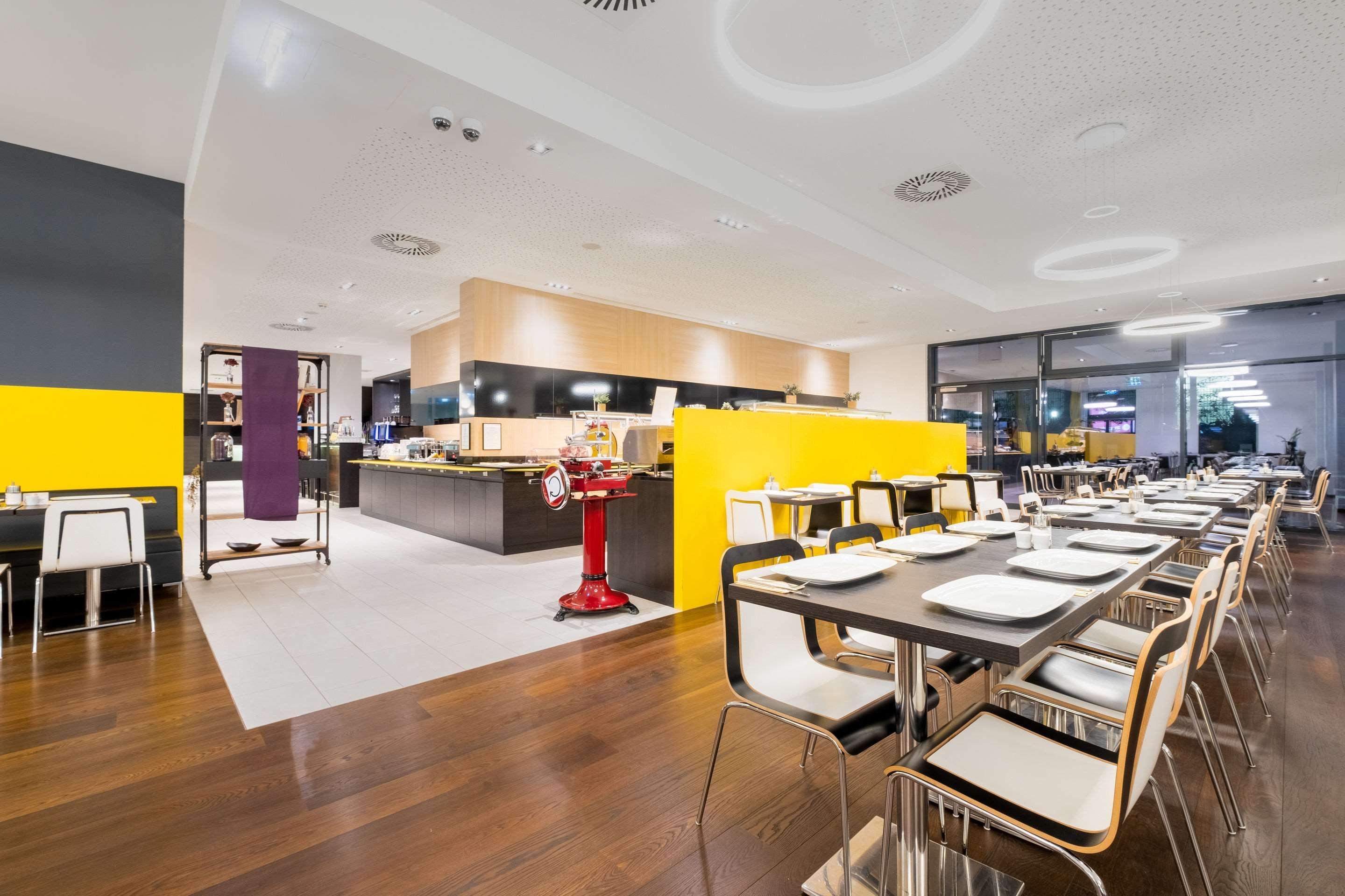 Leonardo Hauptbahnhof 4* Vienna