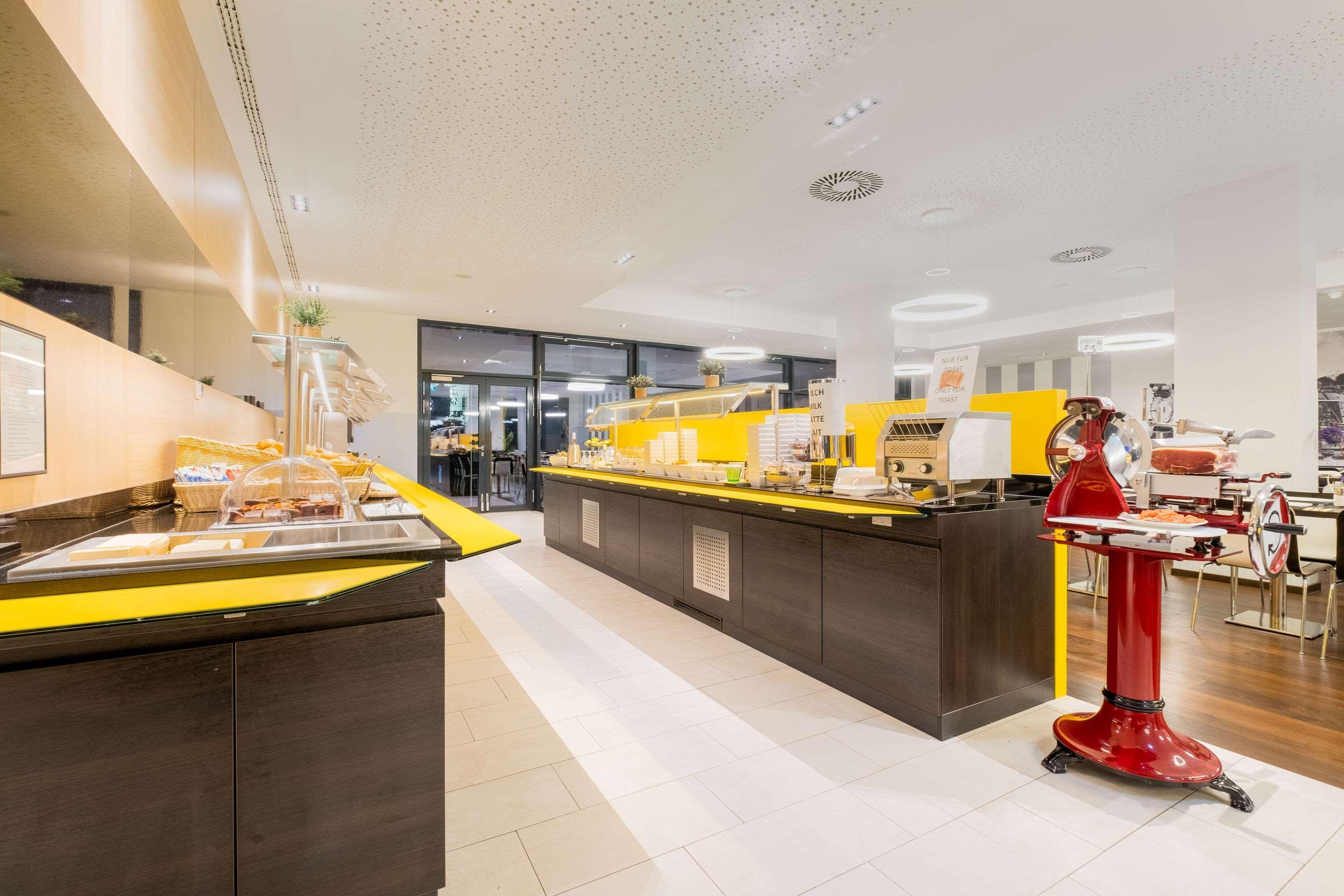 Hotel Leonardo Hauptbahnhof 4*