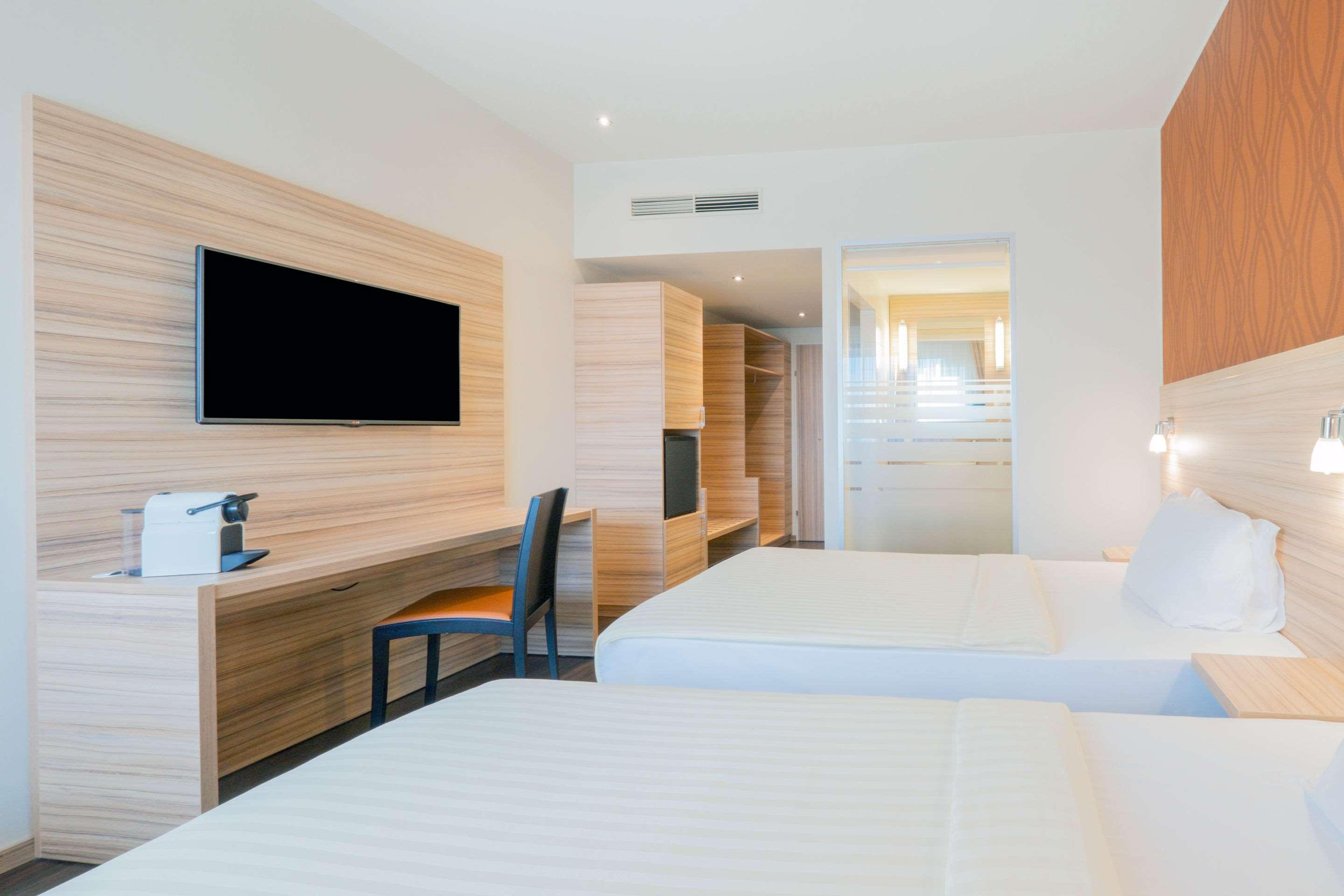 Leonardo Hauptbahnhof Hotel 4*