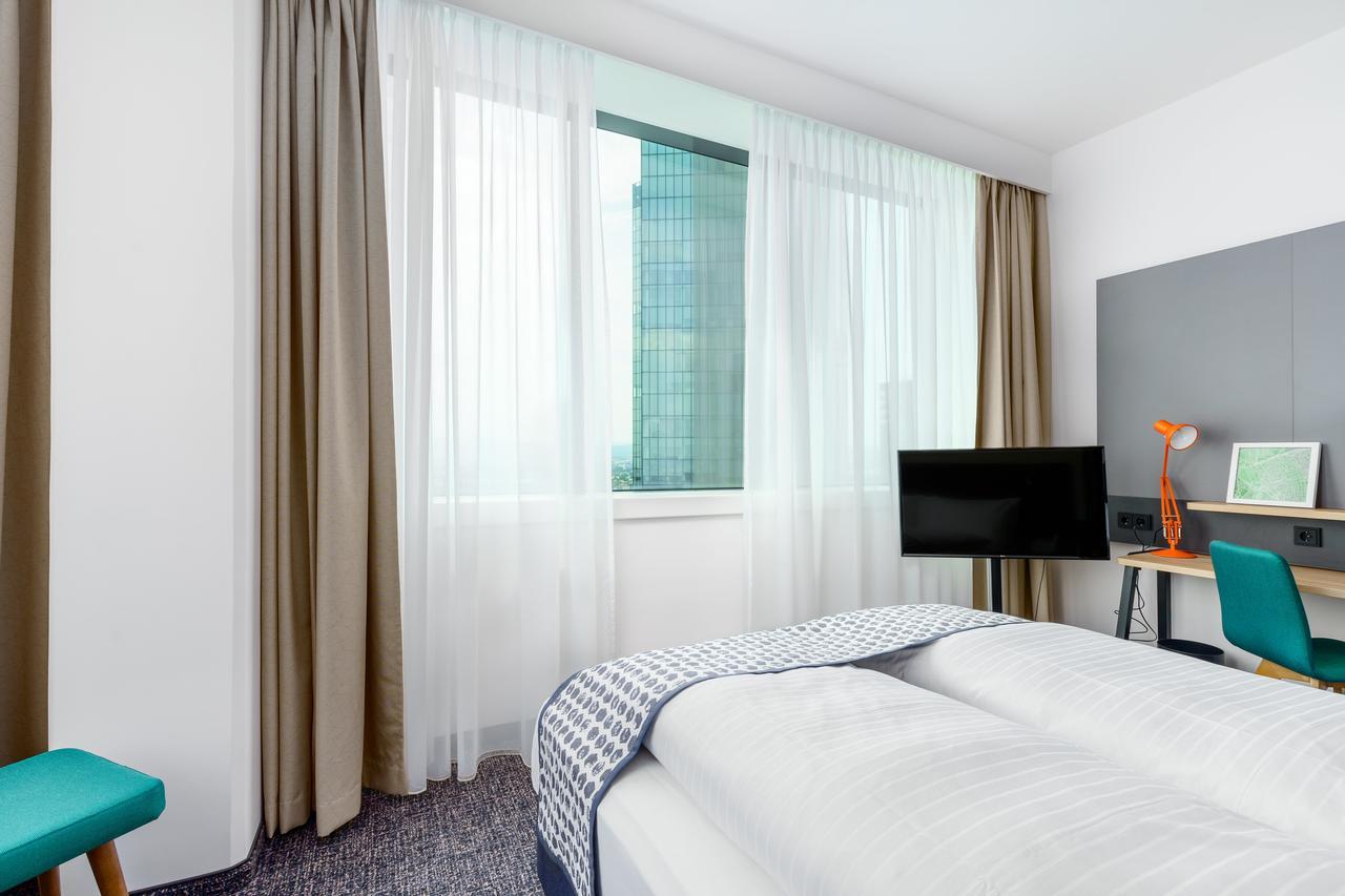 Clarion South Vienna
