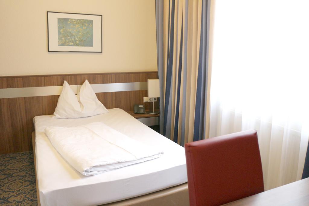 Carina Hotel