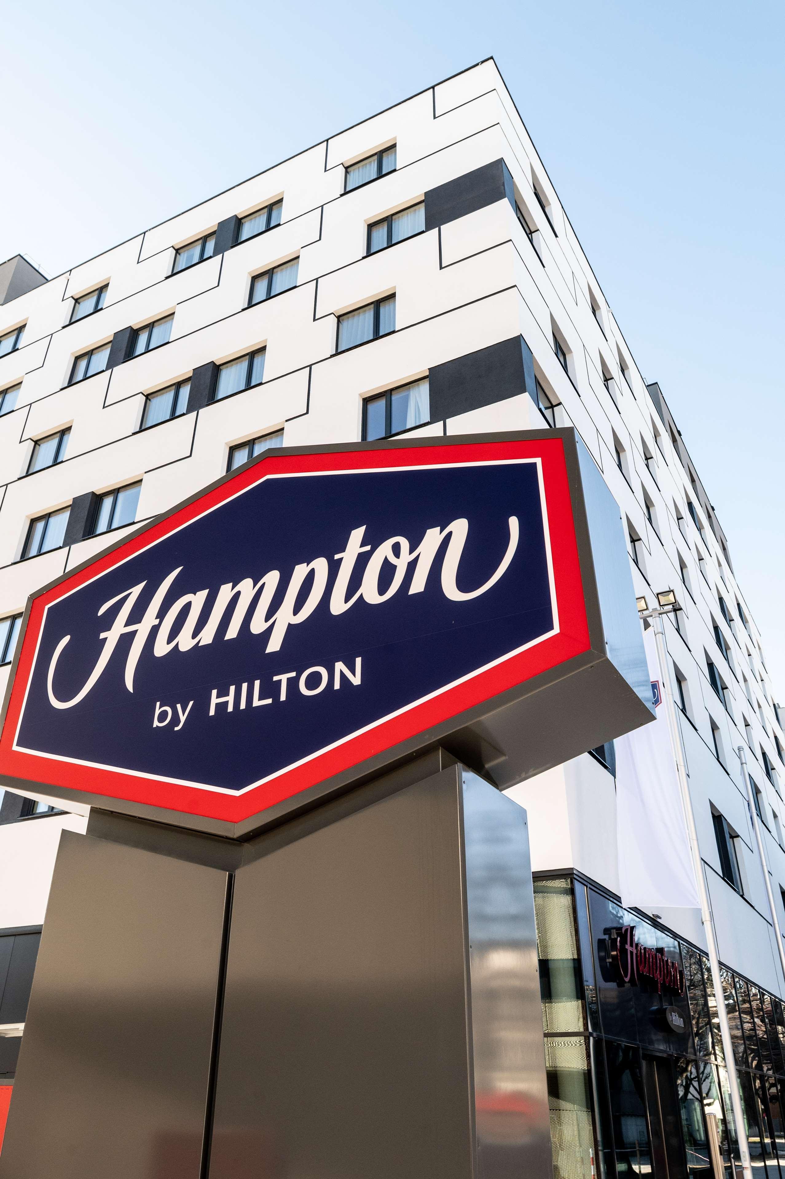 Hotel Hampton By Hilton Messe 3*