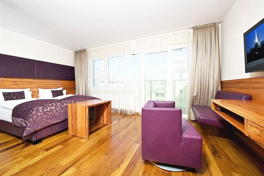 Pakat Hotel
