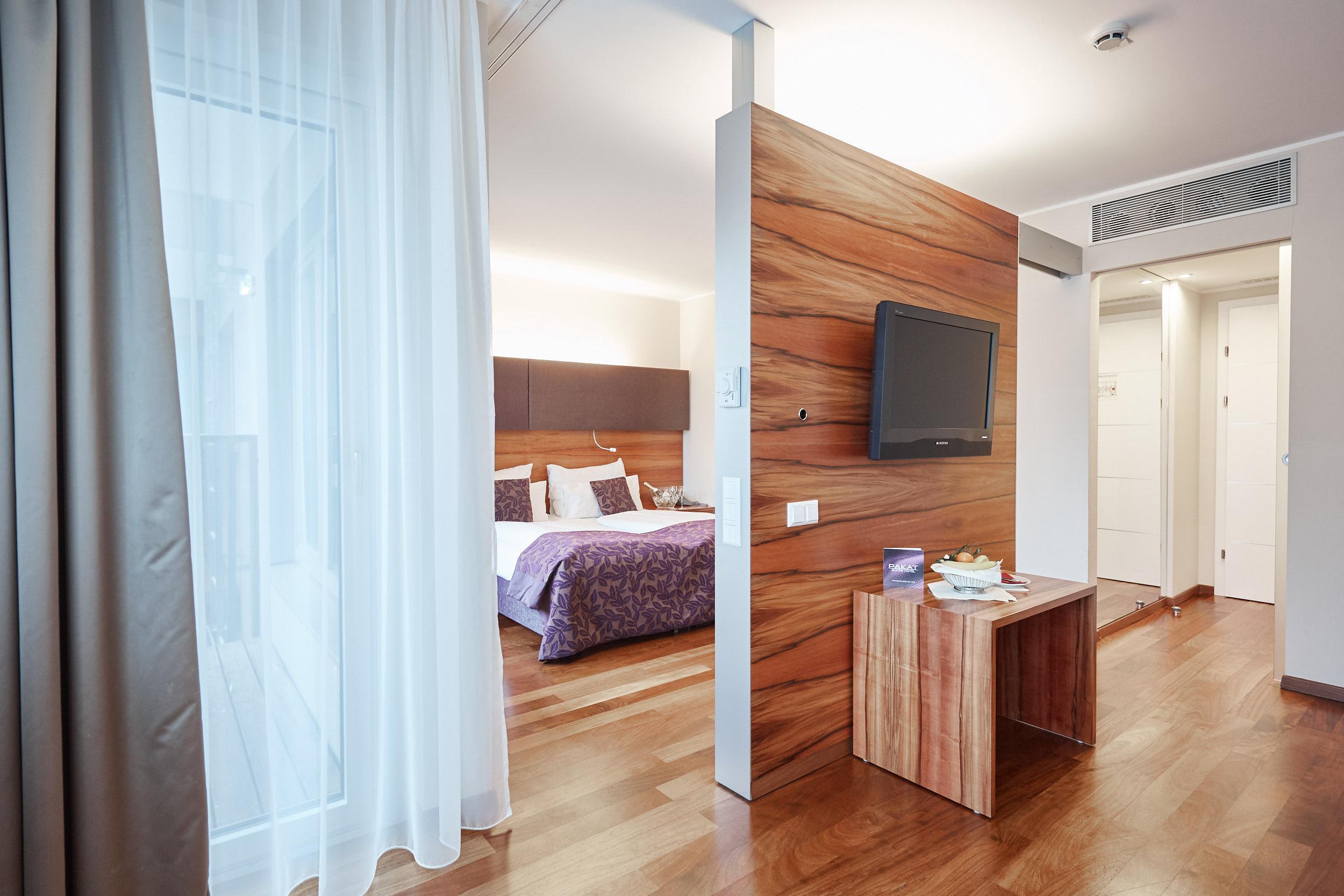 Pakat Hotel