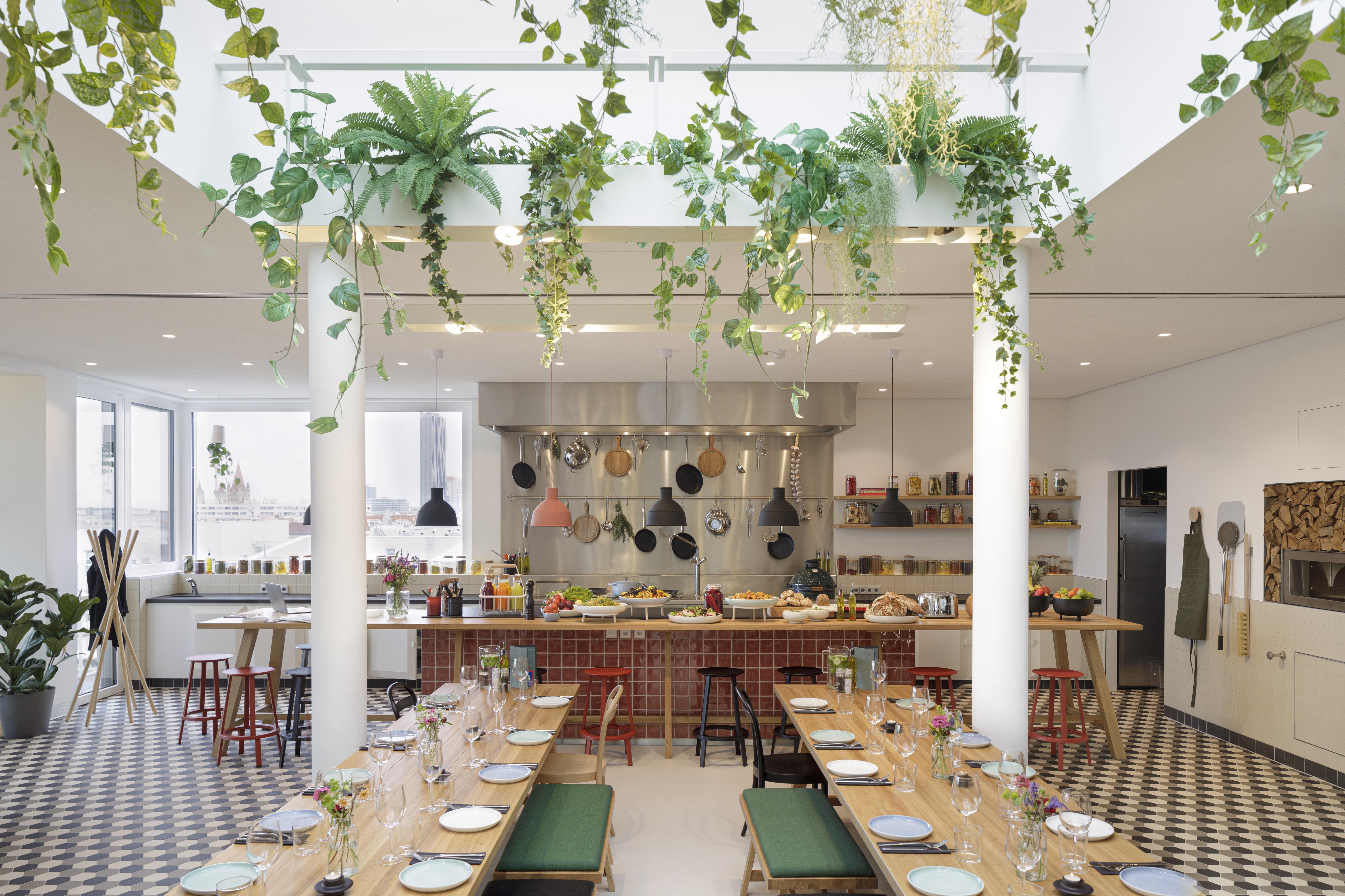 Zoku Aparthotel 4*