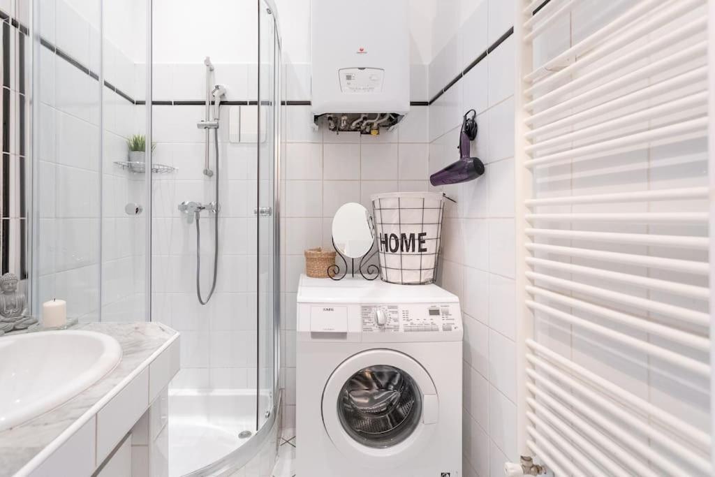 Charming & Authentic Flat - Central Located