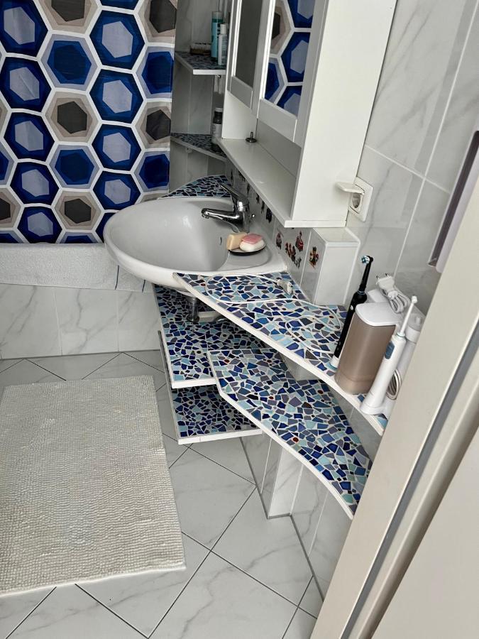Appartamento Dachgeschosswohnung Mit Kostenlosem Parkplatz Und Internet! Vienna