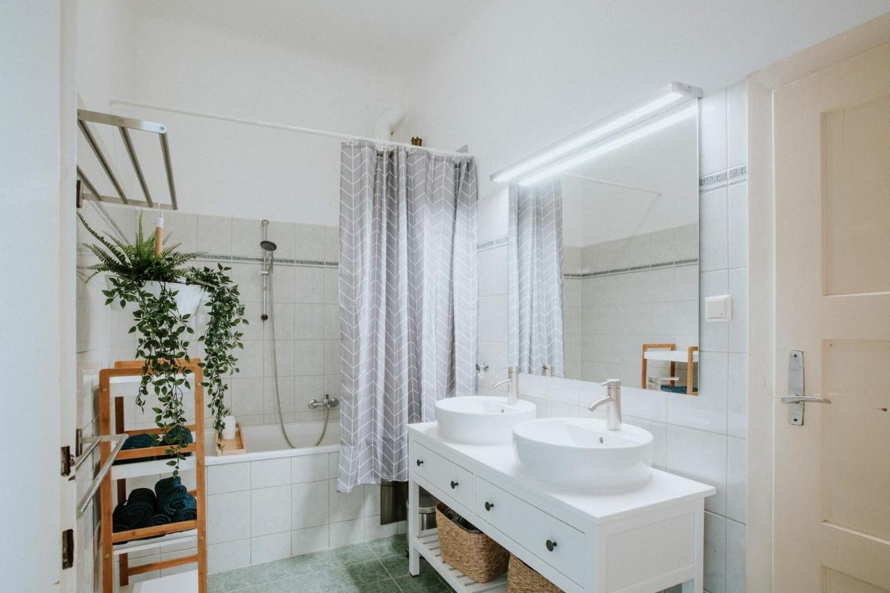Apartment Design-apartment Next To Belvedere Castle *