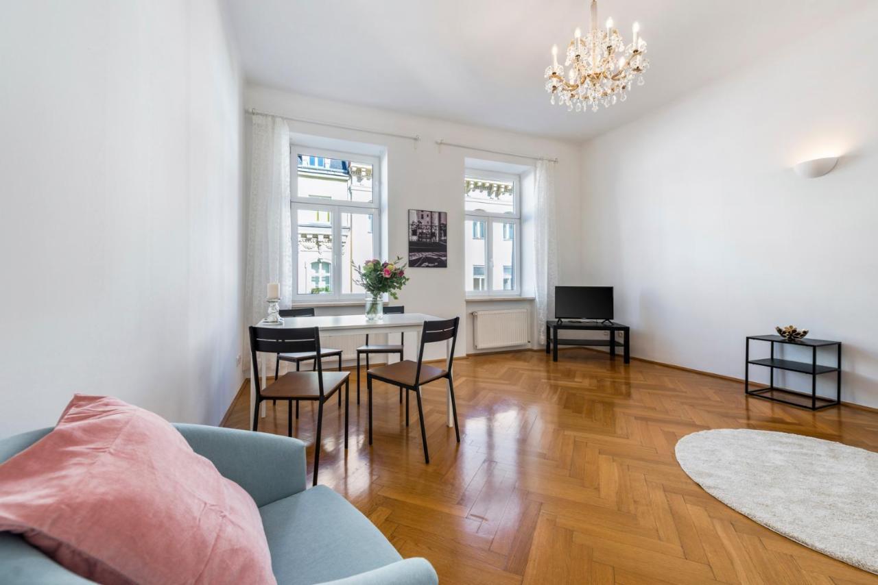Apartment A&s Center *