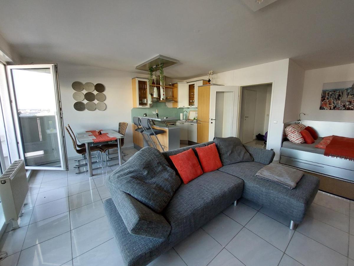 Apartment Tower With Private Terrace Next To Uno *