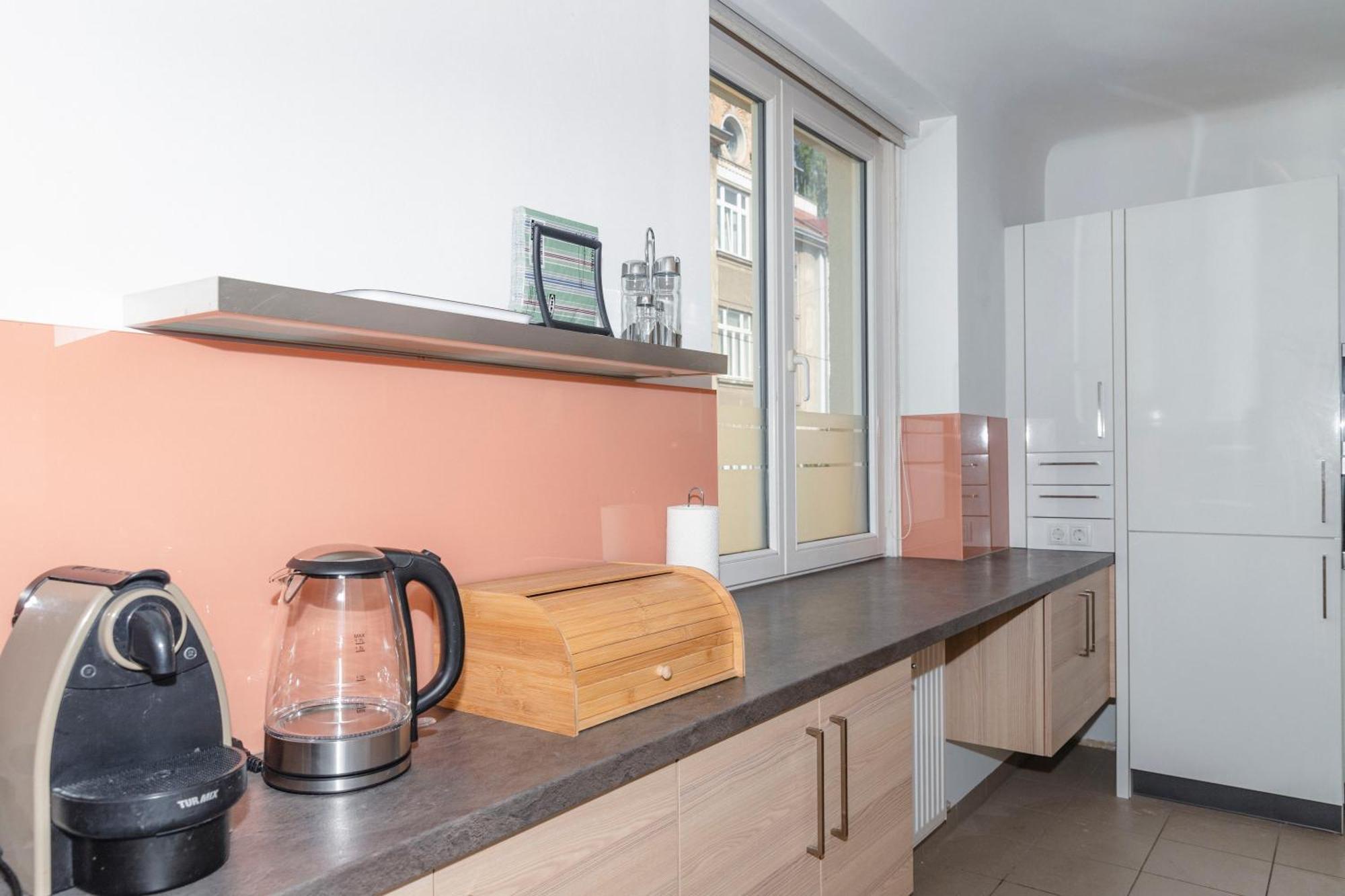 Apartamento Beautiful 2-bedroom Near Schoenbrunn Viena