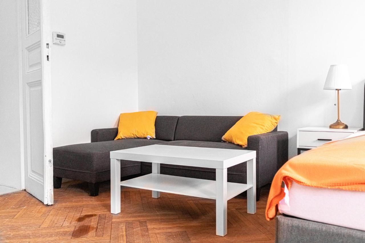 Apartamento Joyful At Superb Location Near Akh Hospital *
