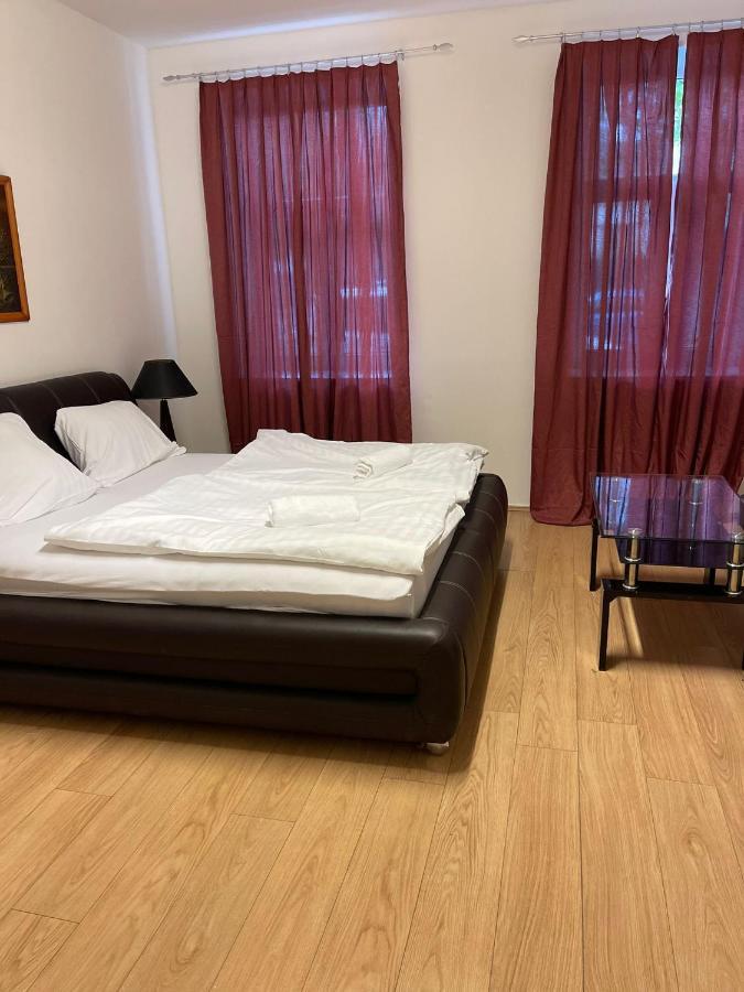 Appartamento Neat 1br Apt. Simmering-ideal For Longstays *