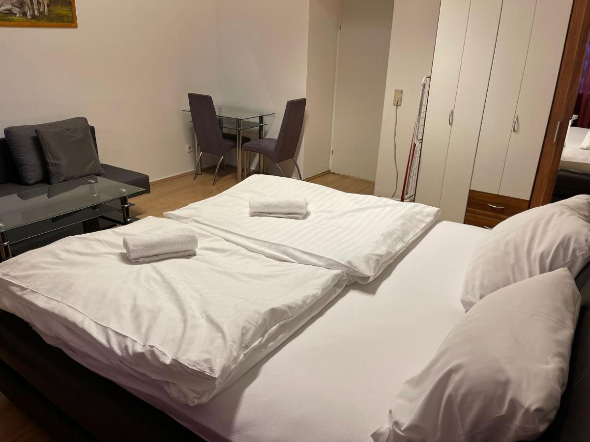 Appartamento Neat 1br Apt. Simmering-ideal For Longstays *
